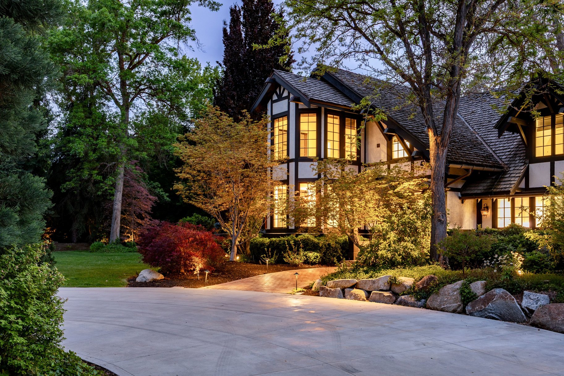  Stunning Tudor Estate in Premier Walker Lane Neighborhood - 物件實景