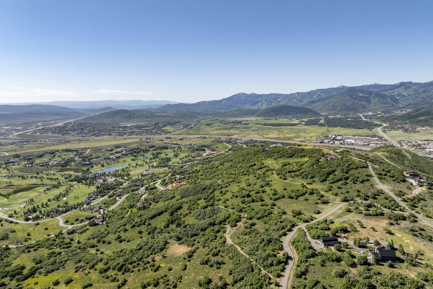  Privacy, Mountain Views, Downhill Build and Build up to Four Structures - 物件實景