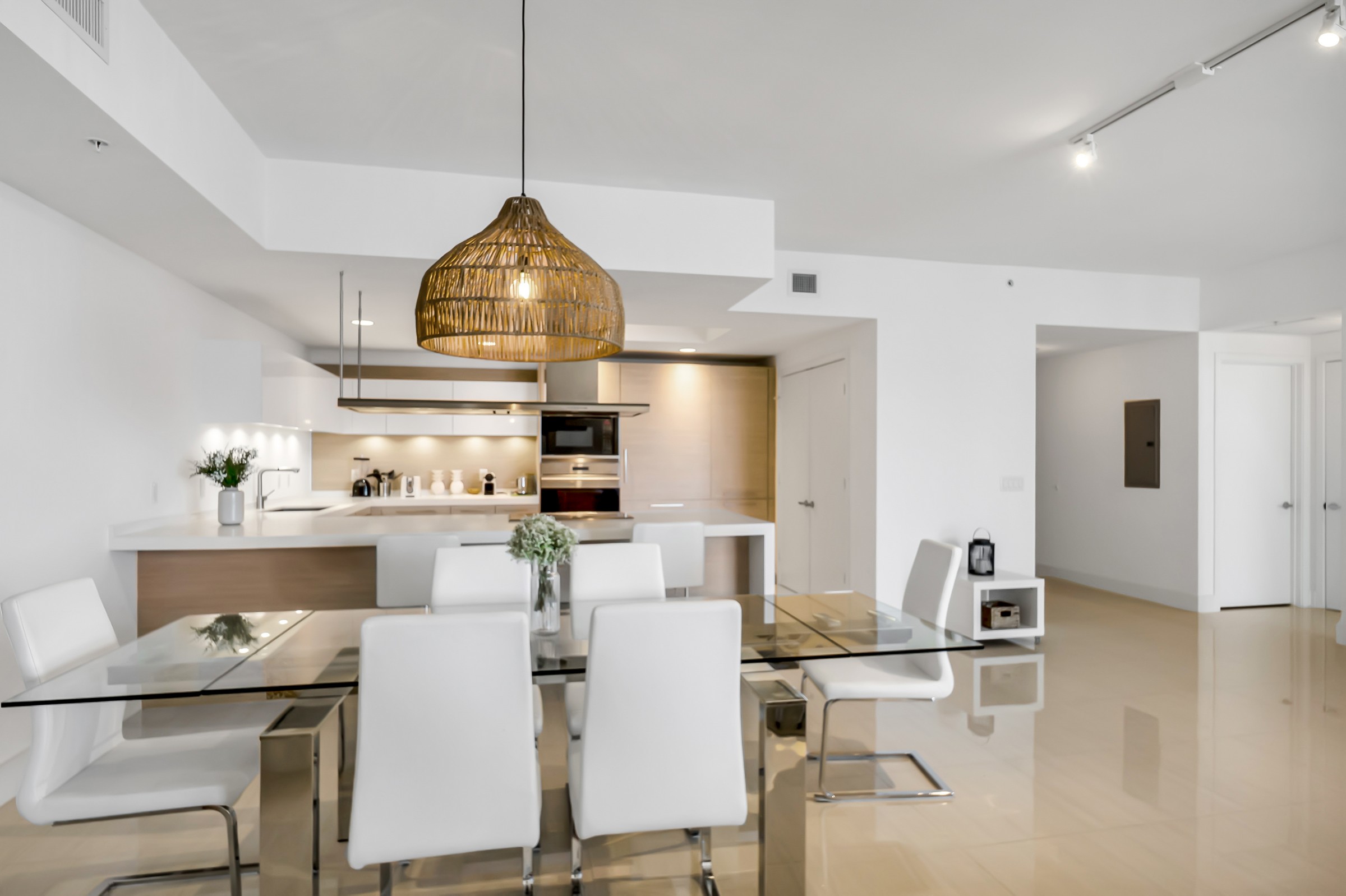  17301 Biscayne Blvd, North Miami Beach, FL, 33160 - 物件實景