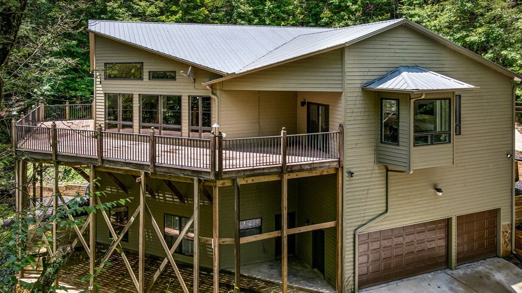 Ellijay, Georgia, 30540, United States, 5 Bedrooms Bedrooms, ,5 BathroomsBathrooms,Residential,For Sale,1868155