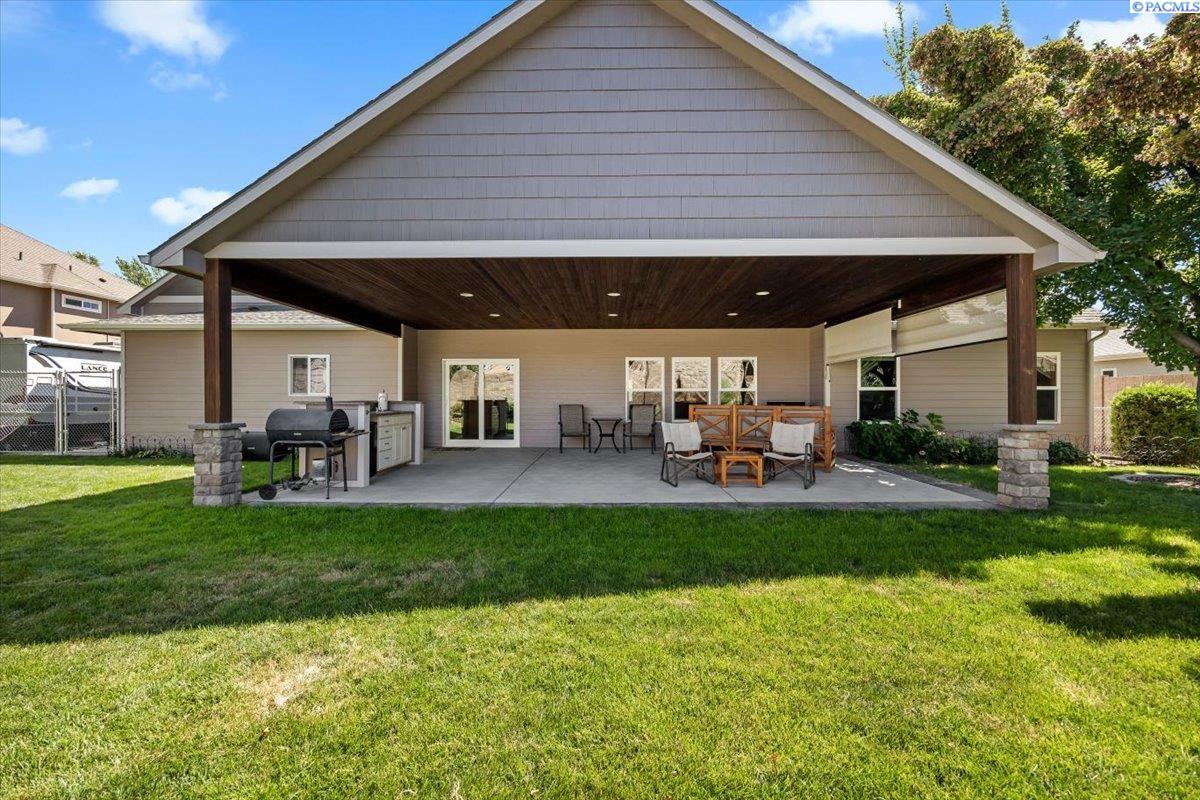 Richland, Washington, 99352, United States, 4 Bedrooms Bedrooms, ,2 BathroomsBathrooms,Residential,For Sale,1906988