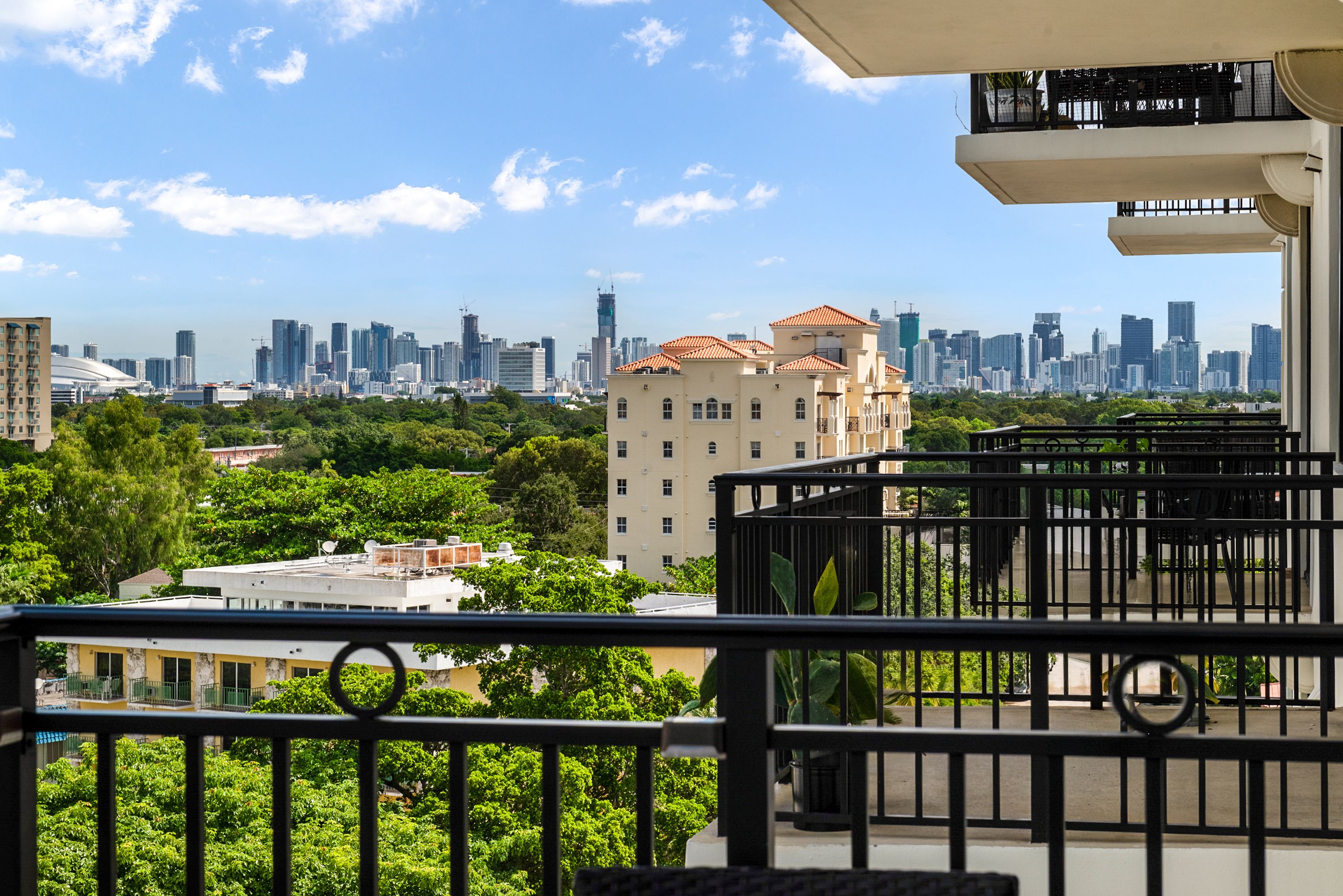  1300 Ponce De Leon Blvd, Coral Gables, FL, 33134 - 物件實景