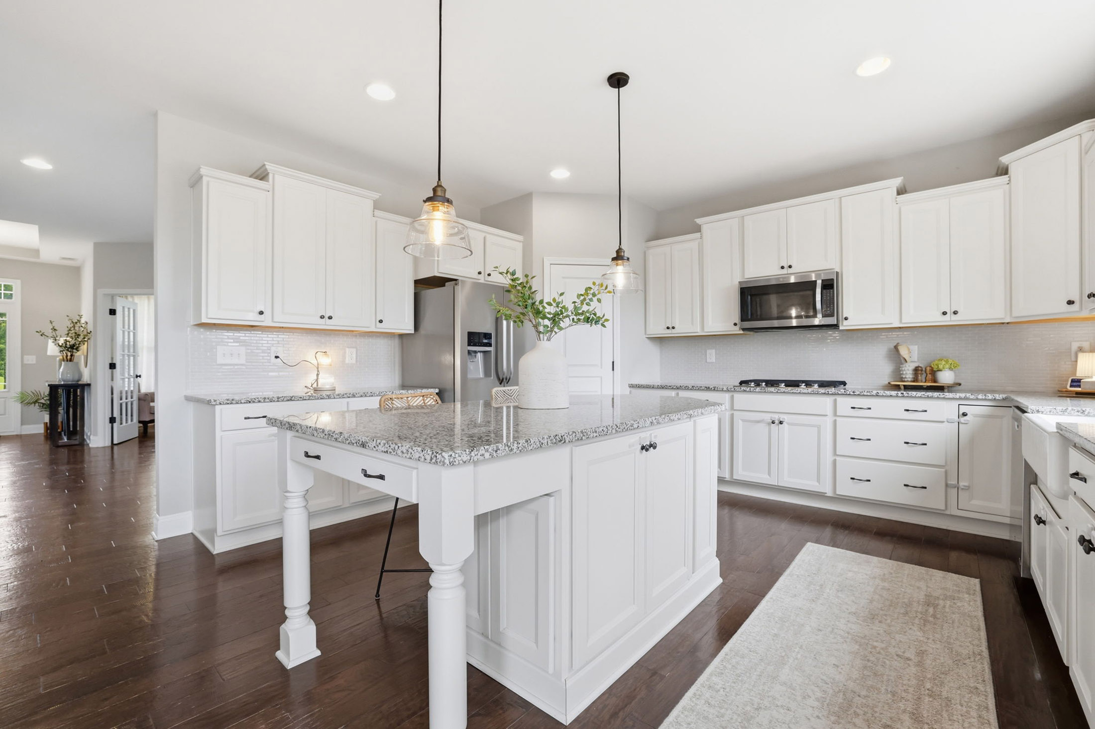  Beautifully Maintained Home in One of Cumming