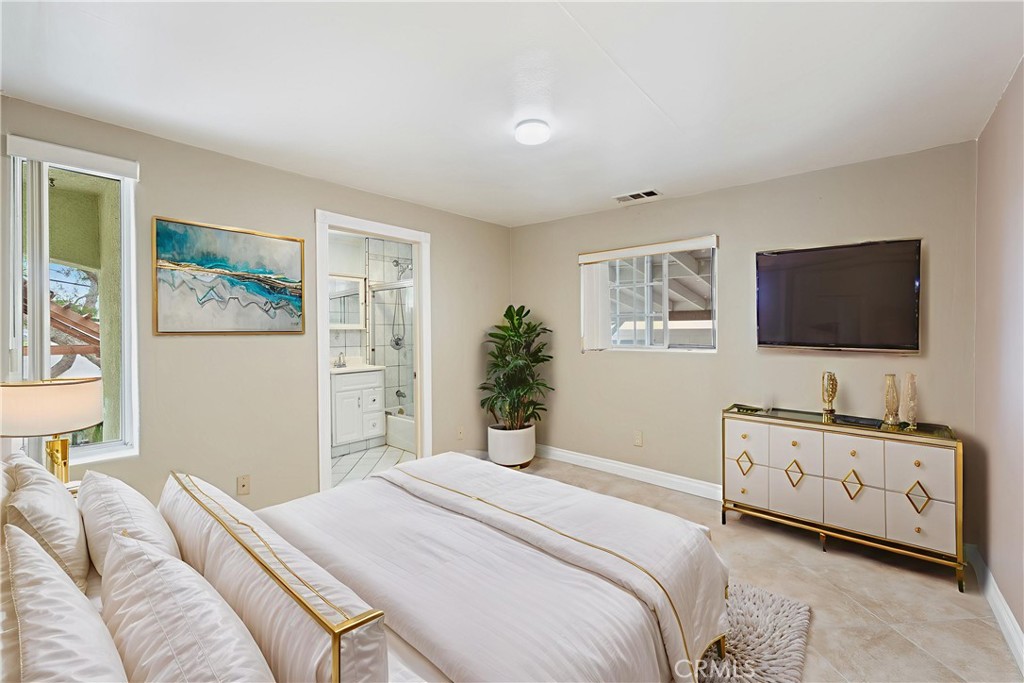 Los Angeles, California, 90033, United States, 4 Bedrooms Bedrooms, ,3 BathroomsBathrooms,Residential,For Sale,1834728