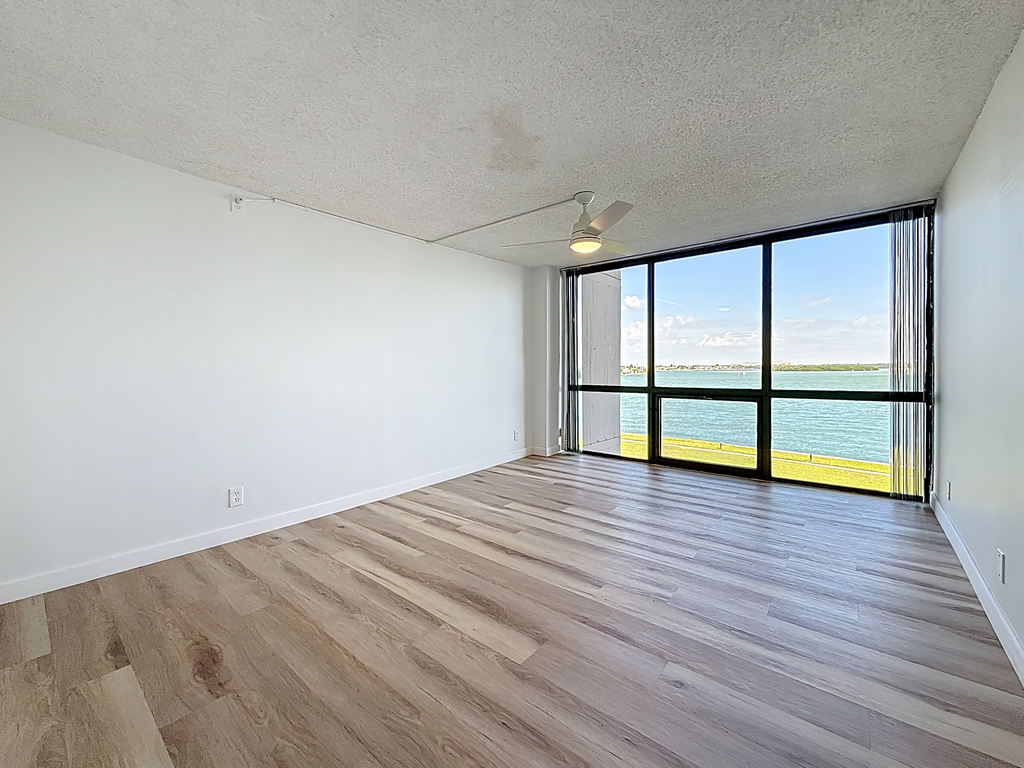 Treasure Island, Florida, 33706, United States, 3 Bedrooms Bedrooms, ,3 BathroomsBathrooms,Residential,For Sale,1983307