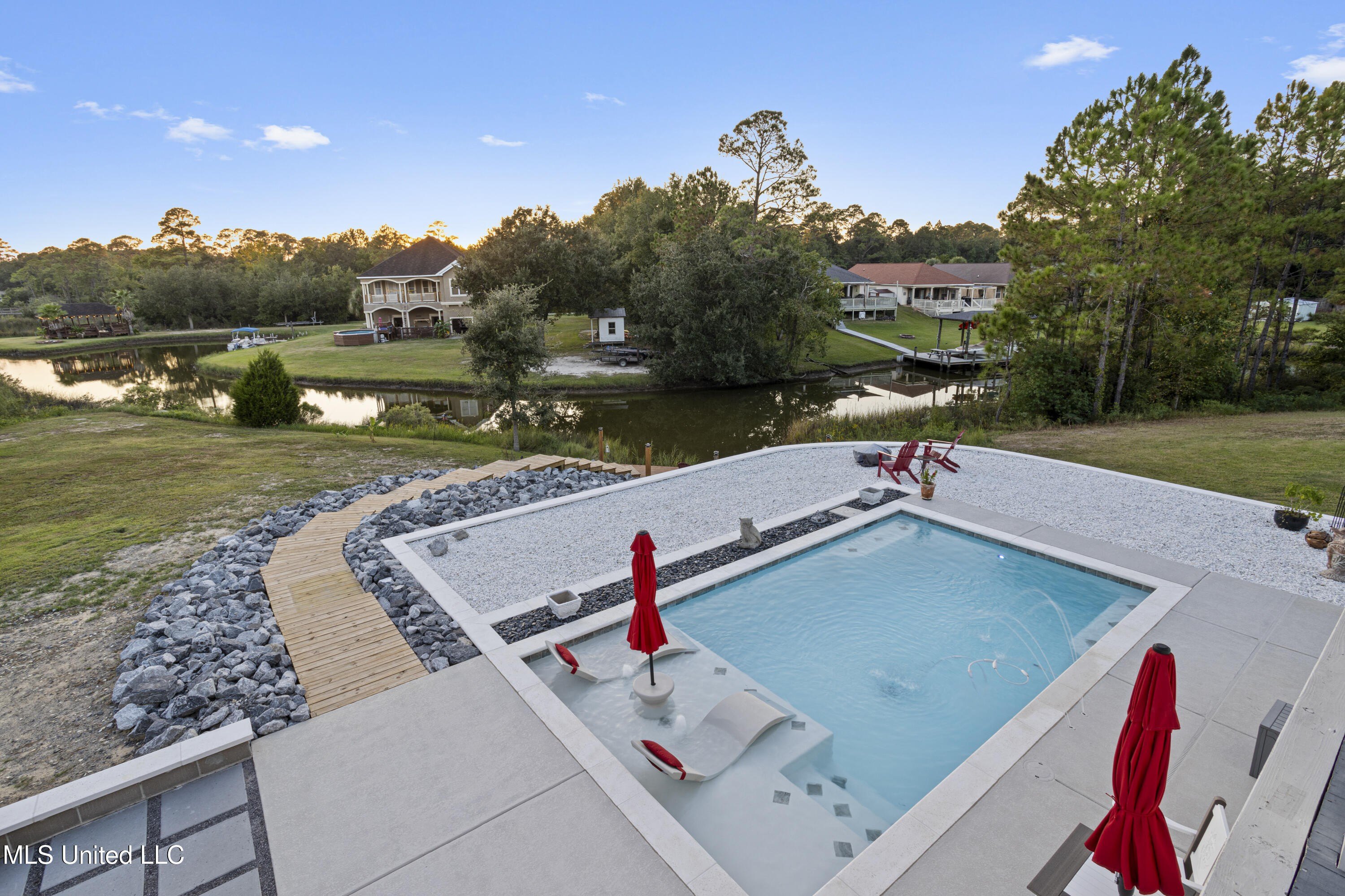 Biloxi, Mississippi, 39532, United States, 3 Bedrooms Bedrooms, ,2 BathroomsBathrooms,Residential,For Sale,1977192