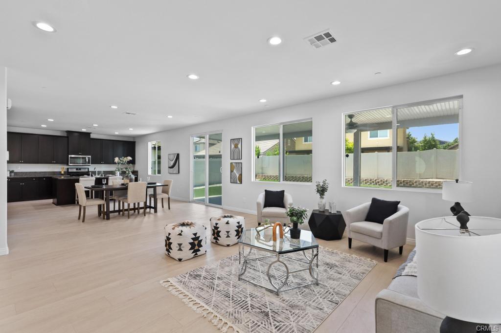 Lake Elsinore, California, 92530, United States, 4 Bedrooms Bedrooms, ,3 BathroomsBathrooms,Residential,For Sale,1942705