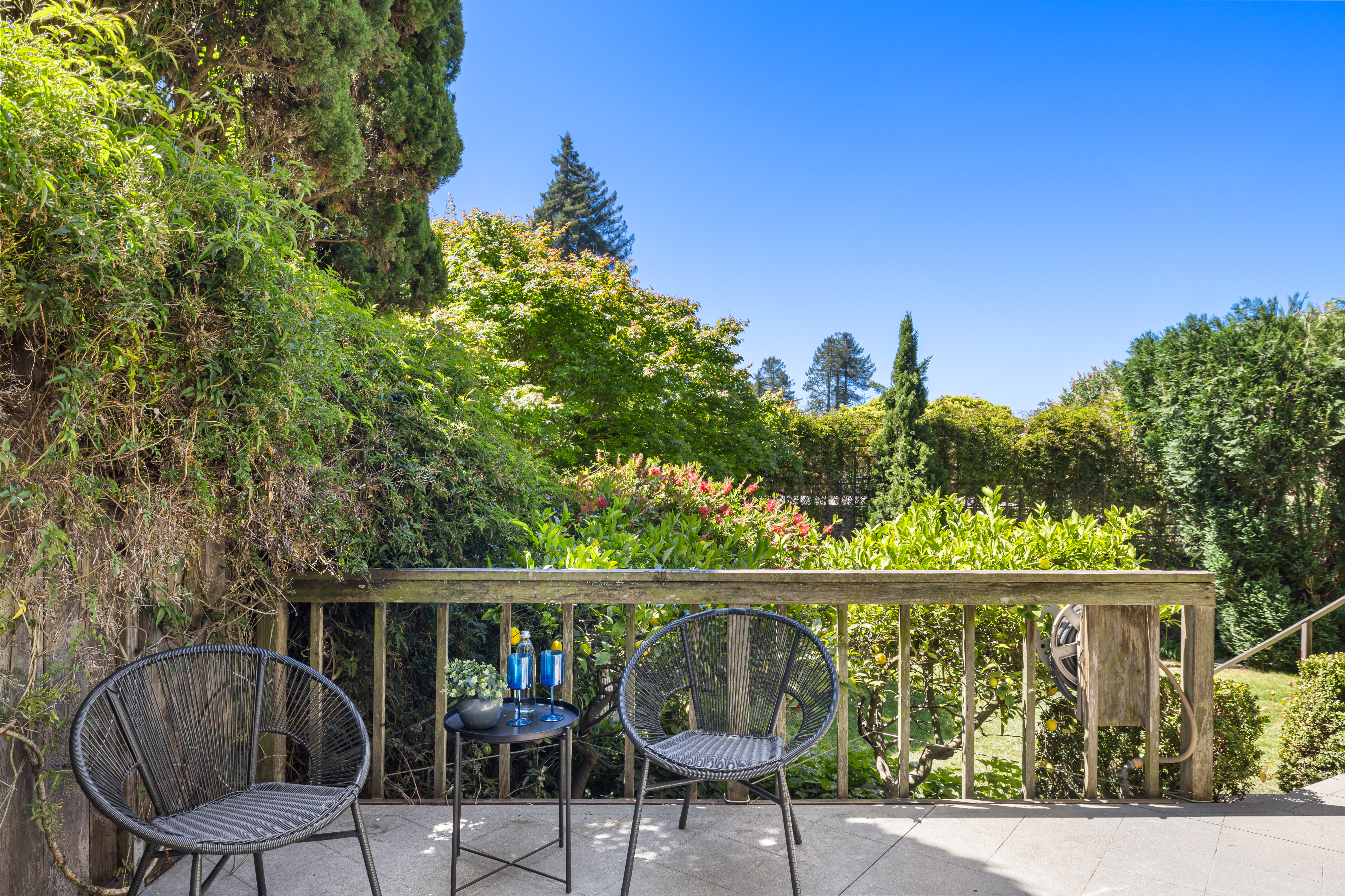  Timeless Berkeley Hills Gem with Spectacular Gardens and Bay Views - 物件實景