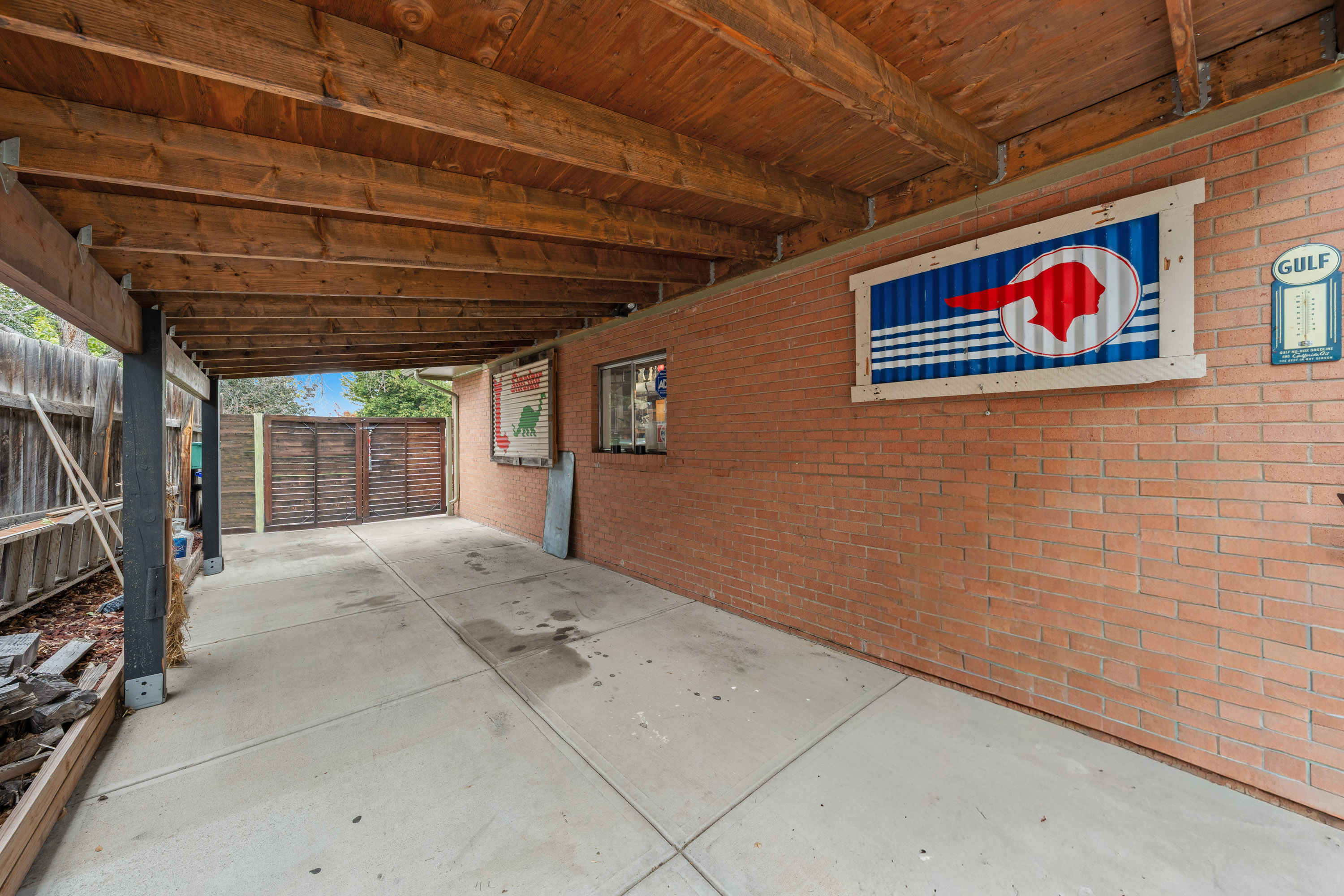  Beautifully Updated 5-Bedroom, 3-Bath Ranch - 物件實景