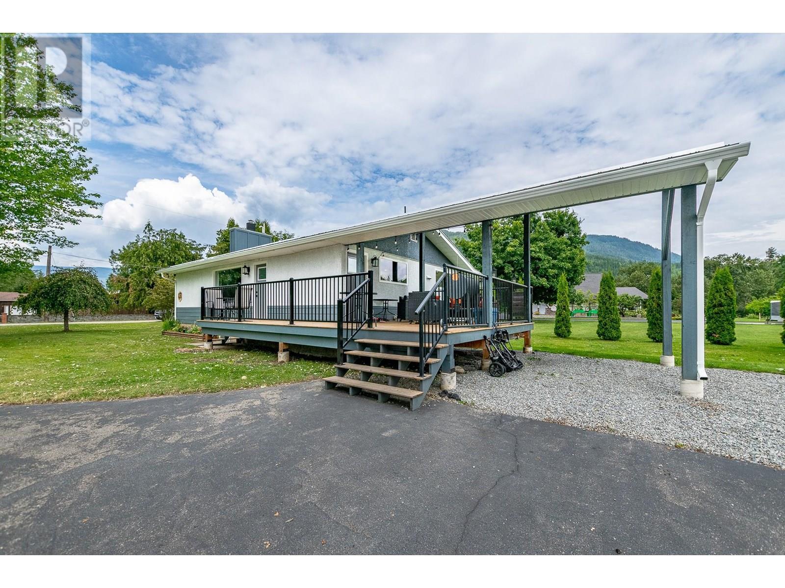 SICAMOUS, British Columbia, V0E 2V4, CA, 3 Bedrooms Bedrooms, ,2 BathroomsBathrooms,Residential,For Sale,1903862