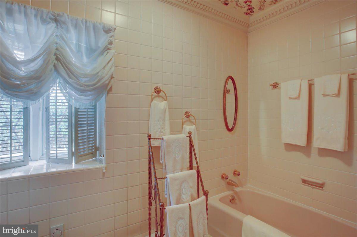 Waynesboro, Pennsylvania, 17268, United States, 4 Bedrooms Bedrooms, ,4 BathroomsBathrooms,Residential,For Sale,1731407