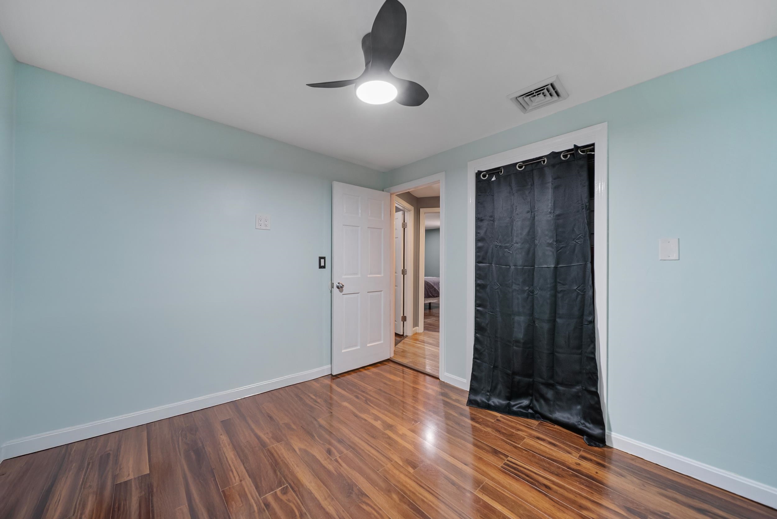 Derry, New Hampshire, 03038, United States, 3 Bedrooms Bedrooms, ,1 BathroomBathrooms,Residential,For Sale,1938906