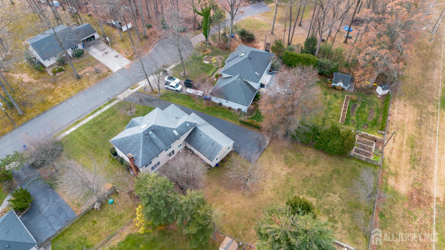 North Brunswick, New Jersey, 08902, United States, 5 Bedrooms Bedrooms, ,3 BathroomsBathrooms,Residential,For Sale,2002843