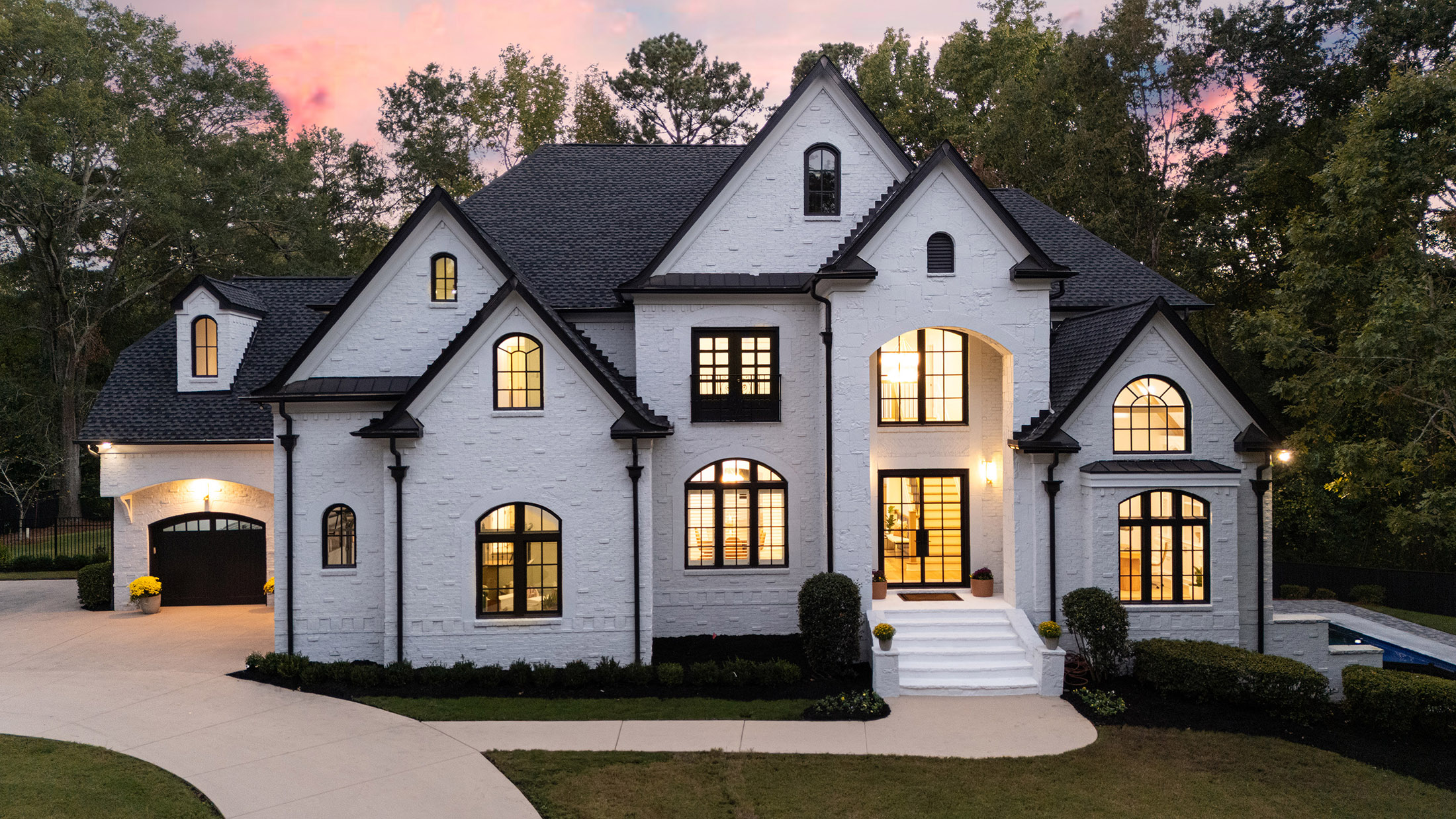  Exceptional Estate Combines Modern Luxury and Timeless Elegance - 物件實景