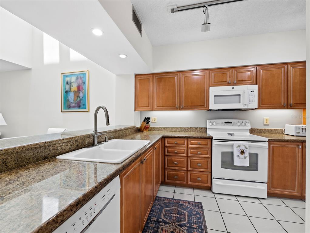 Longboat Key, Florida, 34228, United States, 2 Bedrooms Bedrooms, ,3 BathroomsBathrooms,Residential,For Sale,1942168