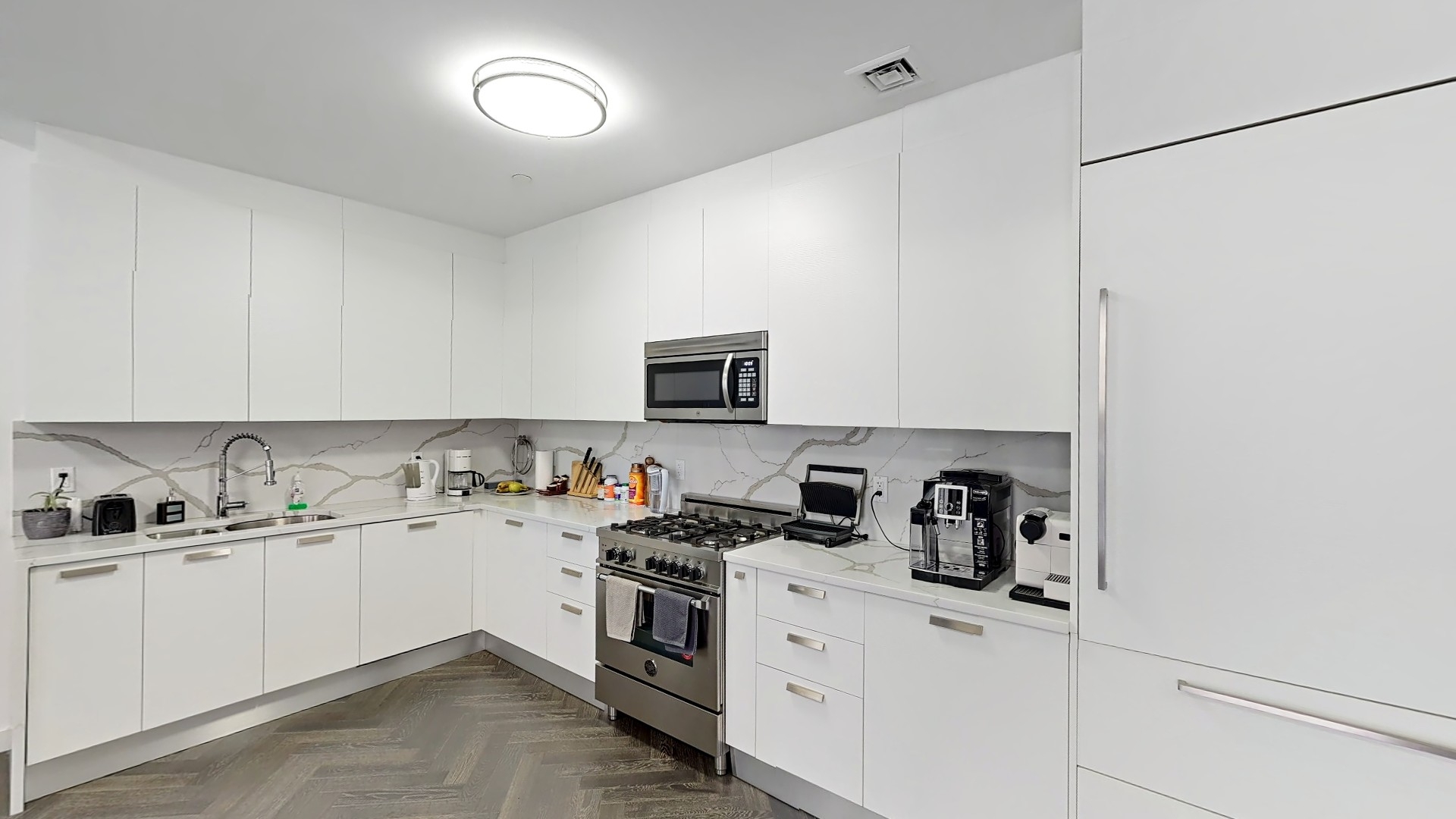 Brooklyn, New York, 11204, United States, 3 Bedrooms Bedrooms, ,Residential,For Sale,1895434