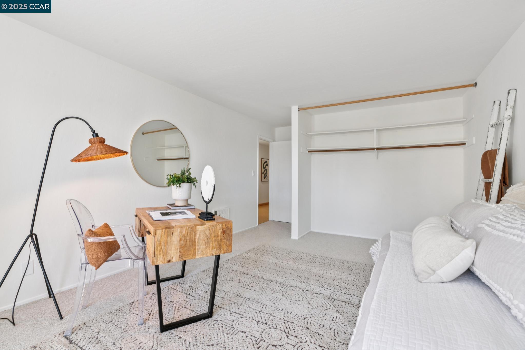 Oakland, California, 94610, United States, 2 Bedrooms Bedrooms, ,2 BathroomsBathrooms,Residential,For Sale,1984718