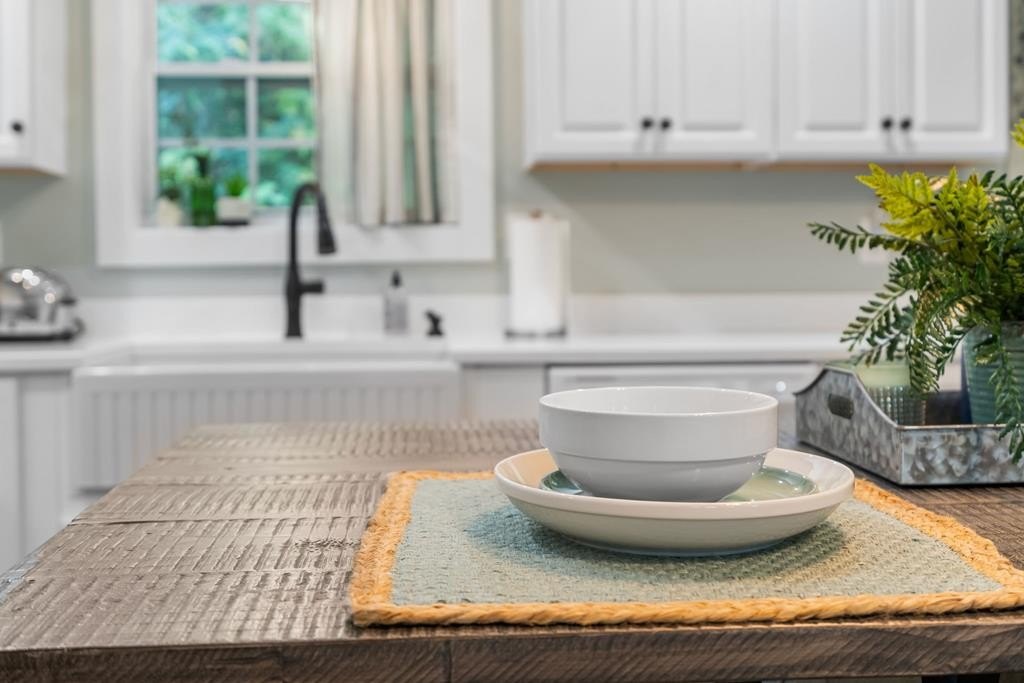 Murphy, North Carolina, 28906, United States, 2 Bedrooms Bedrooms, ,2 BathroomsBathrooms,Residential,For Sale,1976149