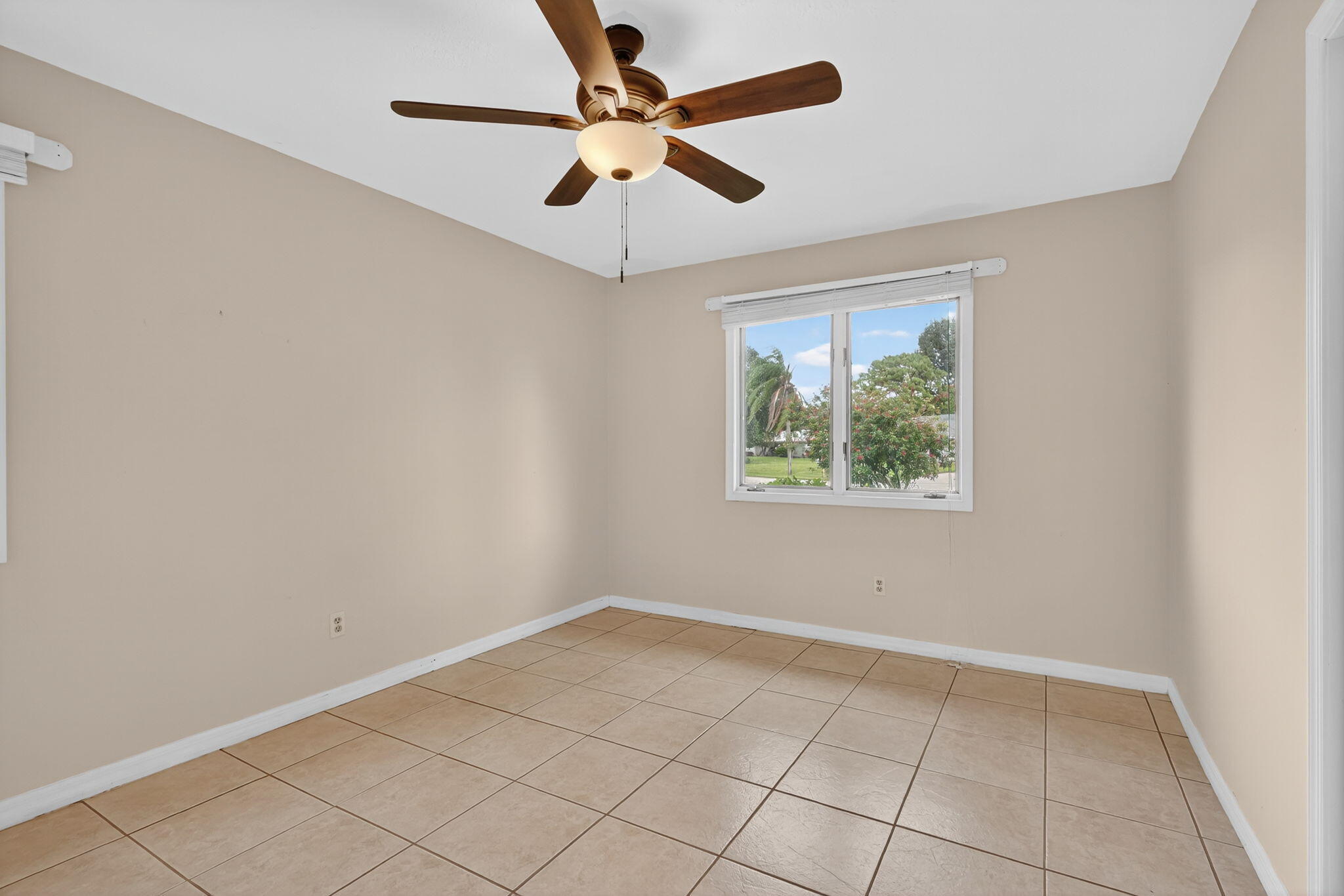 Jensen Beach, Florida, 34957, United States, 3 Bedrooms Bedrooms, ,2 BathroomsBathrooms,Residential,For Sale,1960986