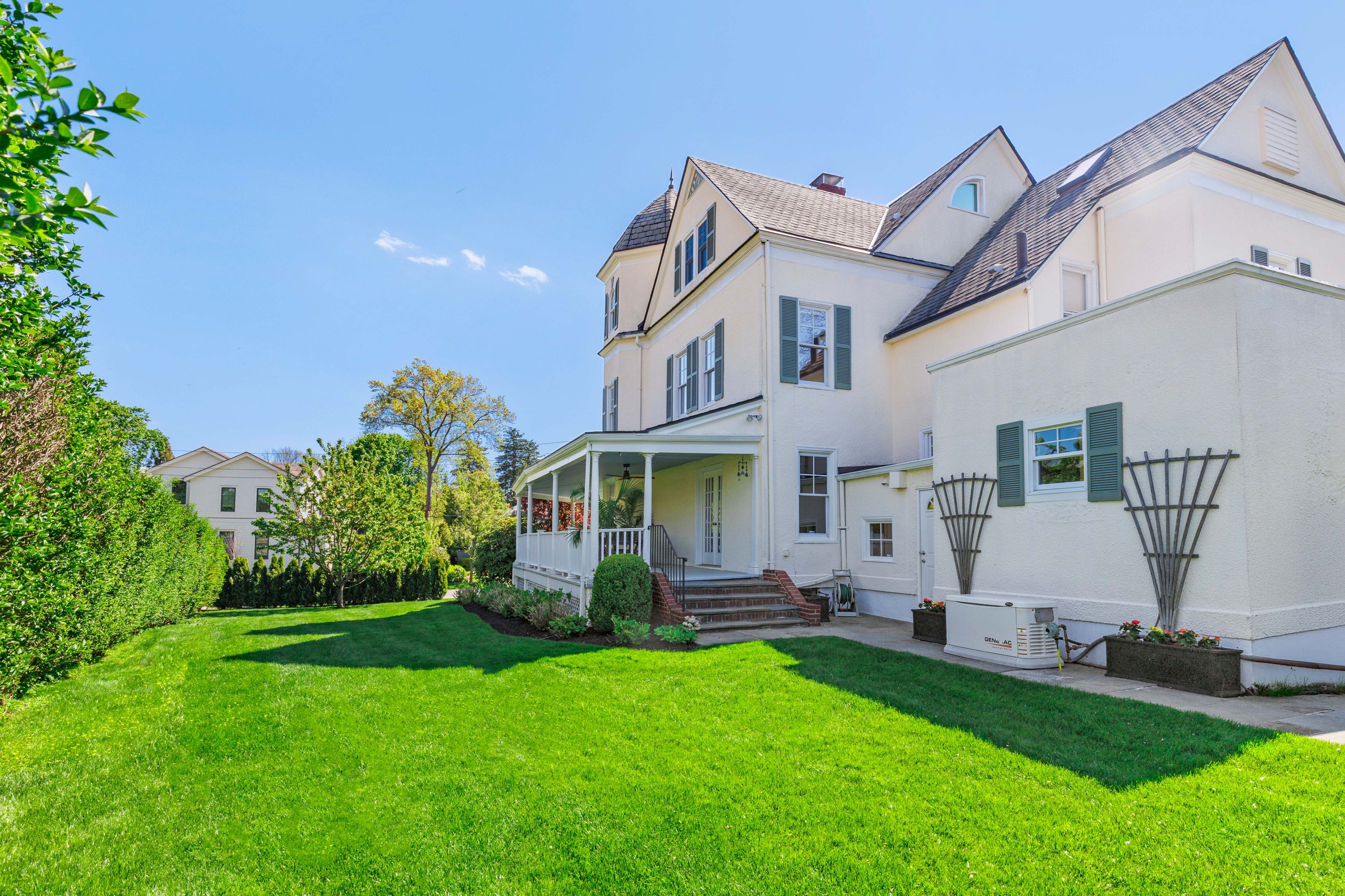  Elegant Larchmont Manor Victorian - 物件實景