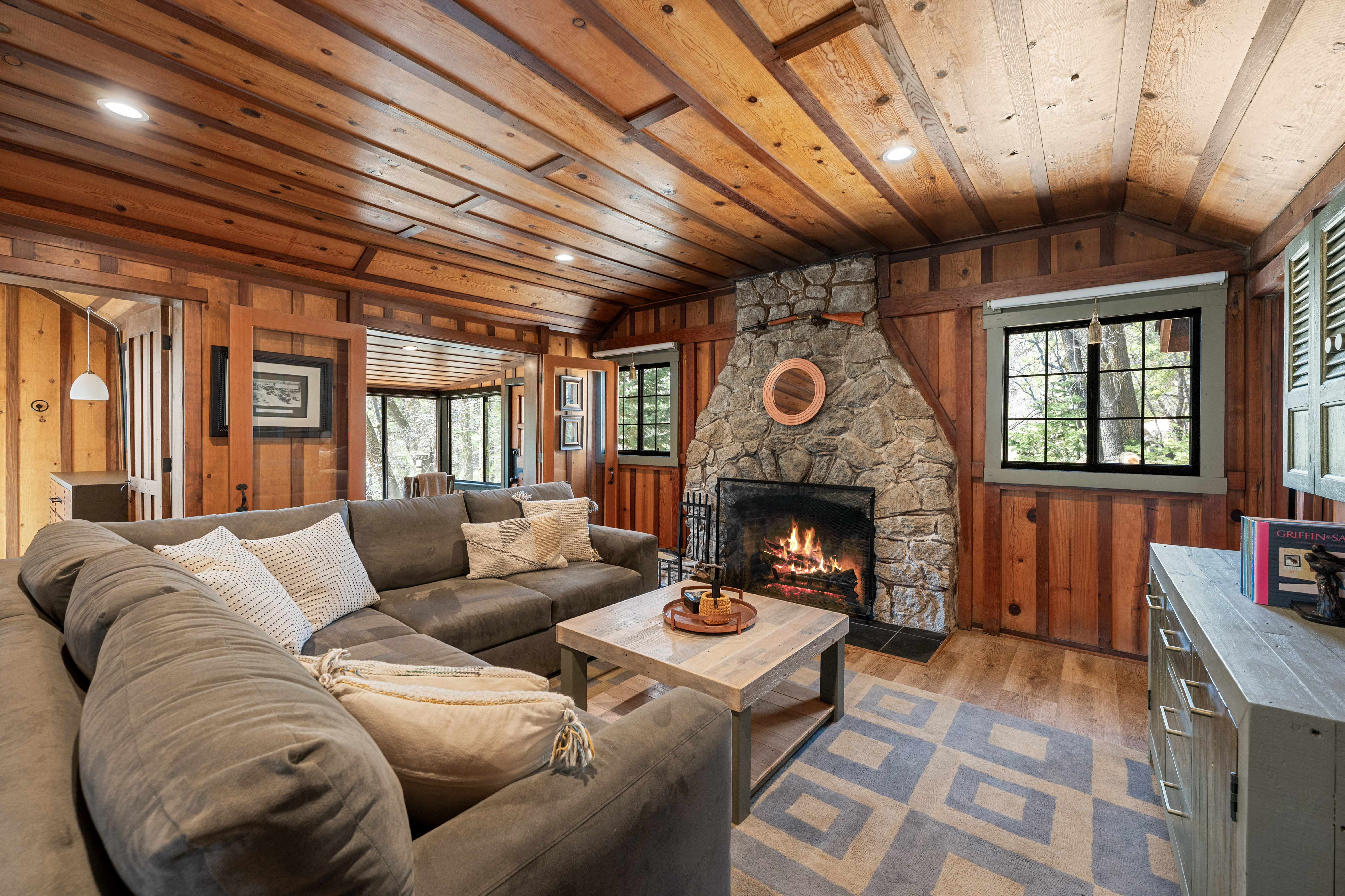  260 Nolan Trail, Fawnskin, CA 92333 - 物件實景