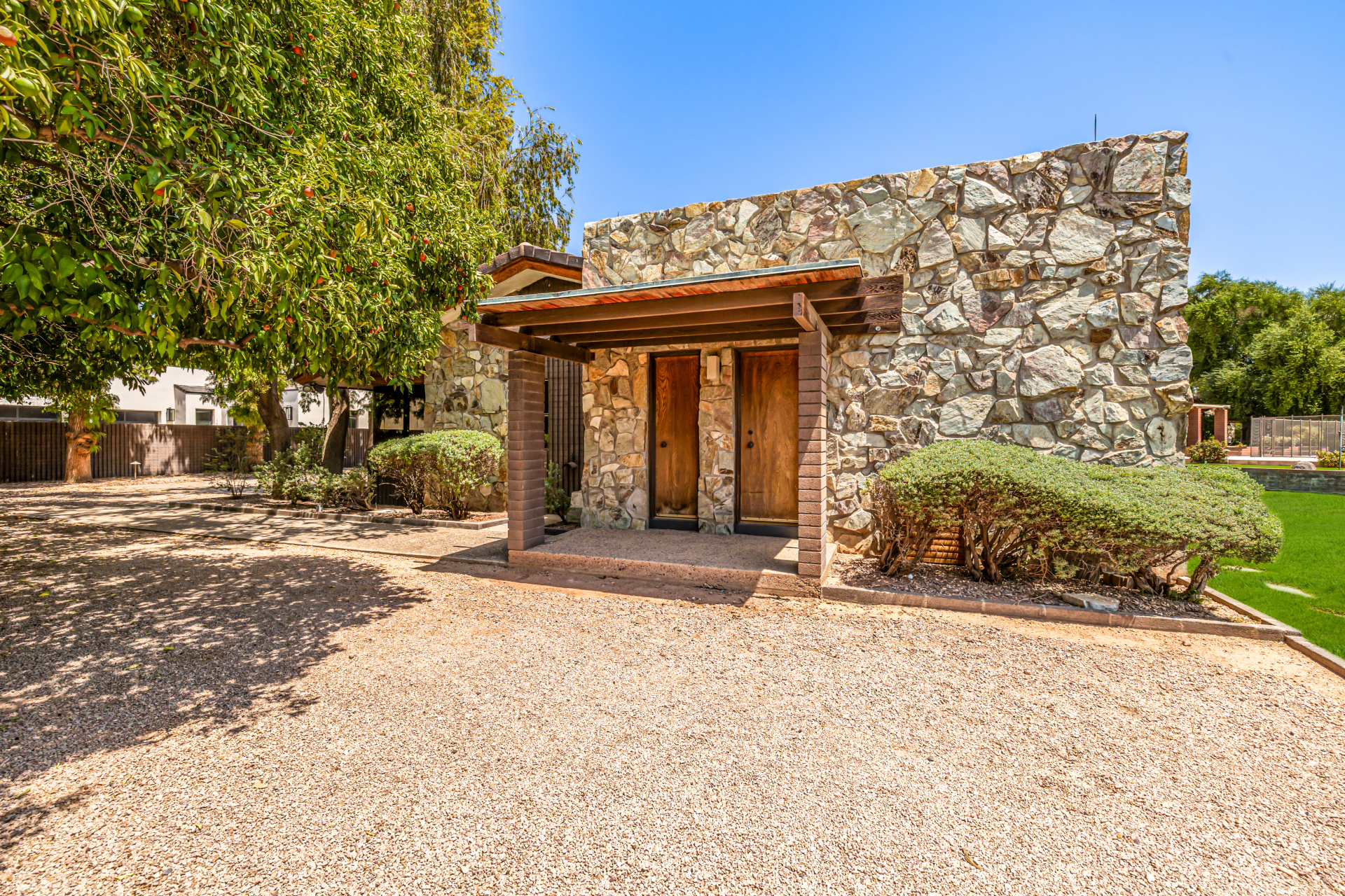 Paradise Valley, Arizona, 85253, United States, 4 Bedrooms Bedrooms, ,8 BathroomsBathrooms,Residential,For Sale,1914345