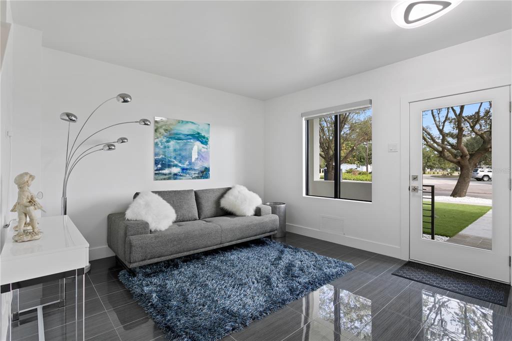 Tampa, Florida, 33606, United States, 4 Bedrooms Bedrooms, ,3 BathroomsBathrooms,Residential,For Sale,1998120