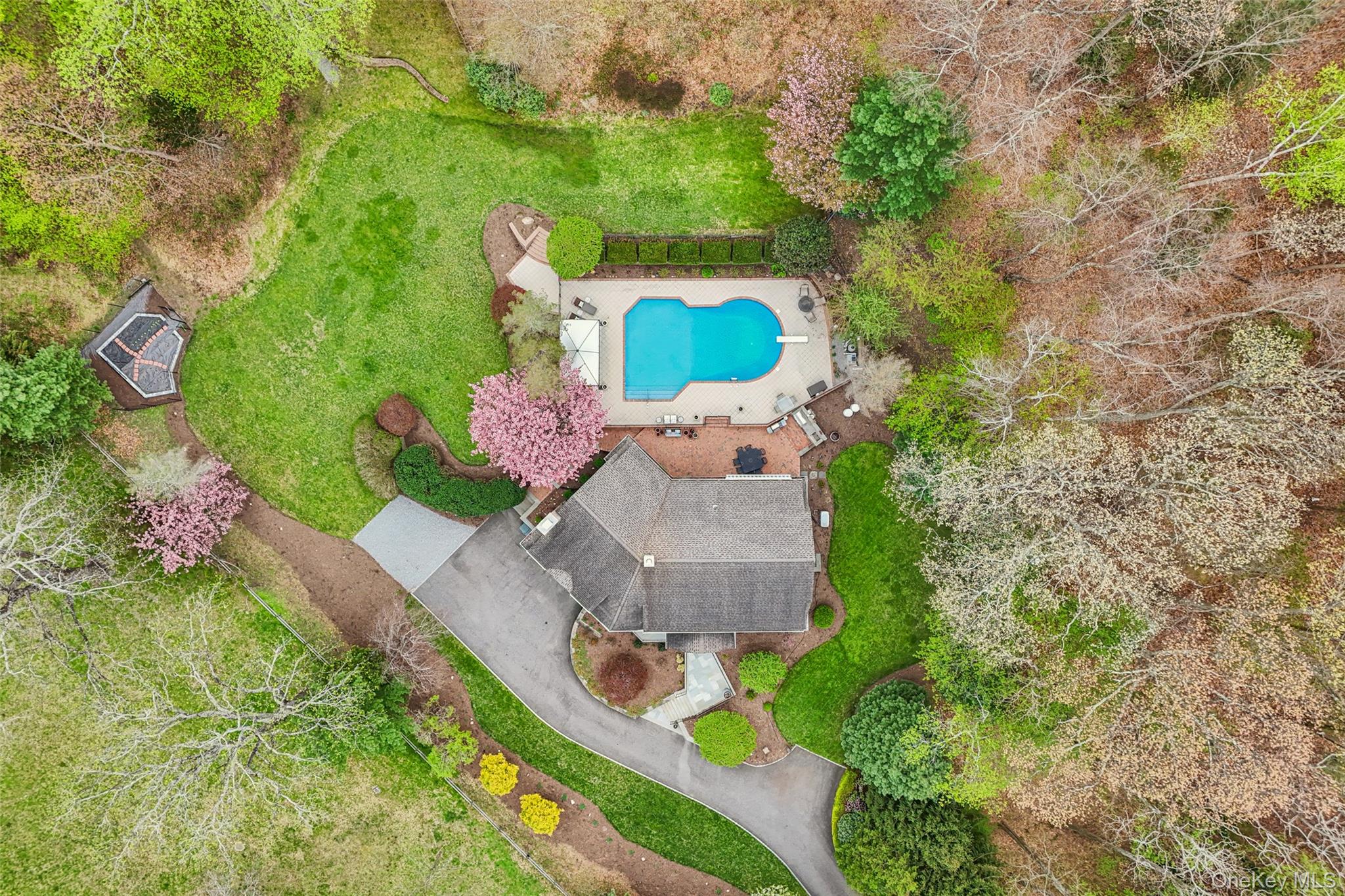  76 Harbor Road, Head Of The Harbor, NY, 11780 - 物件實景