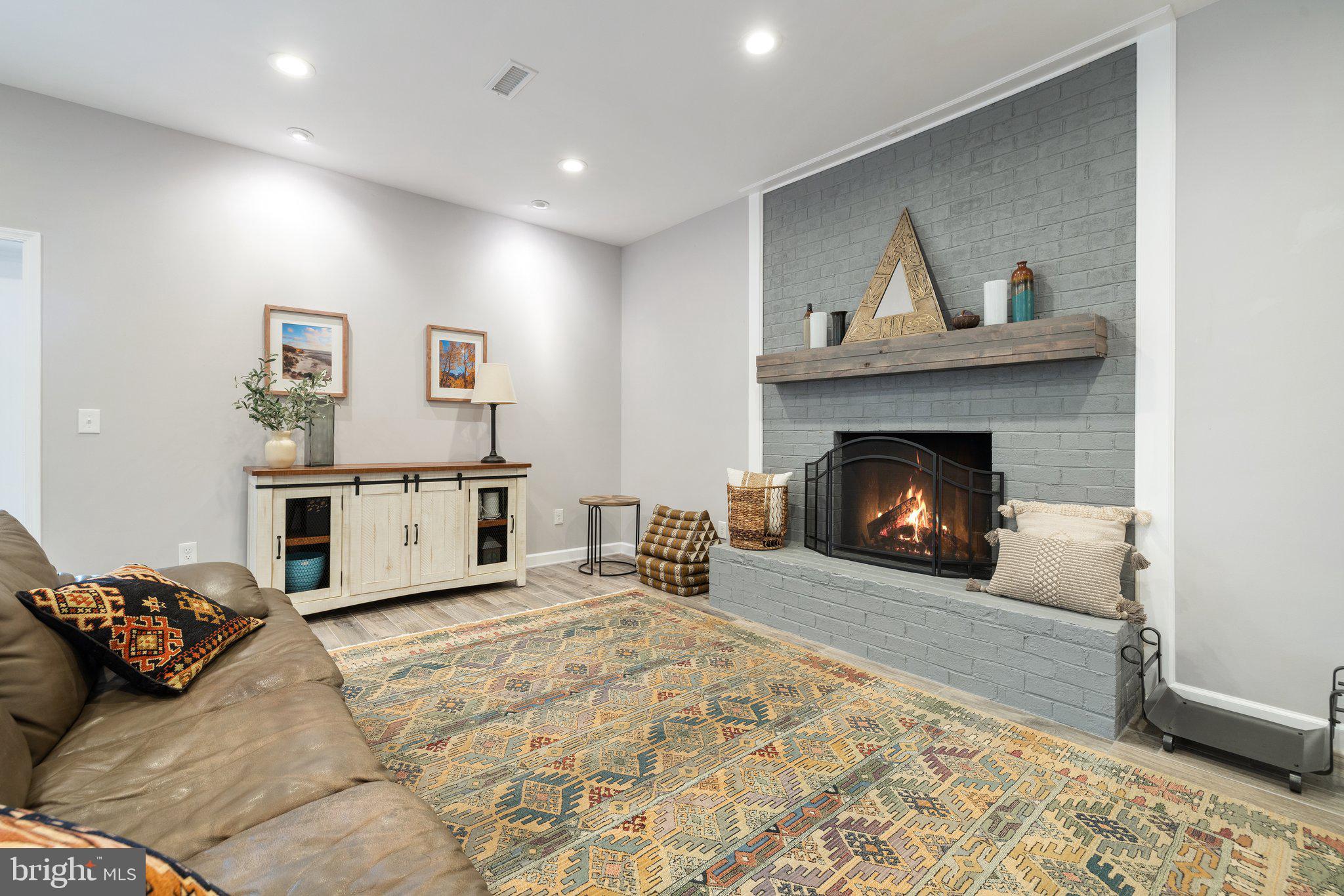 Warrenton, Virginia, 20186, United States, 6 Bedrooms Bedrooms, ,6 BathroomsBathrooms,Residential,For Sale,1914249
