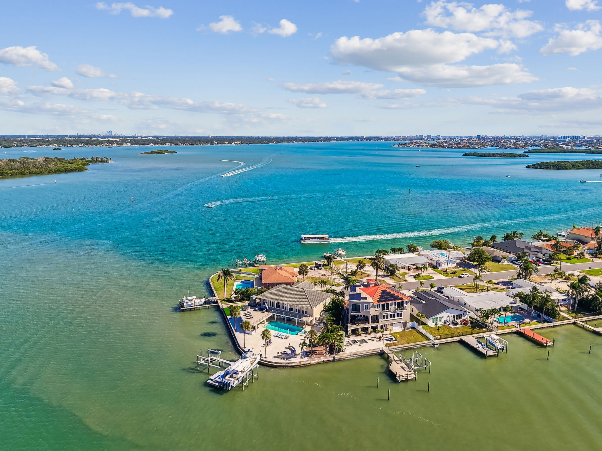 Madeira Beach, Florida, 33708, United States, 6 Bedrooms Bedrooms, ,6 BathroomsBathrooms,Residential,For Sale,1975666