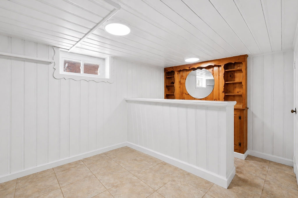 East Rockaway, New York, 11518, United States, 4 Bedrooms Bedrooms, ,2 BathroomsBathrooms,Residential,For Sale,2048552