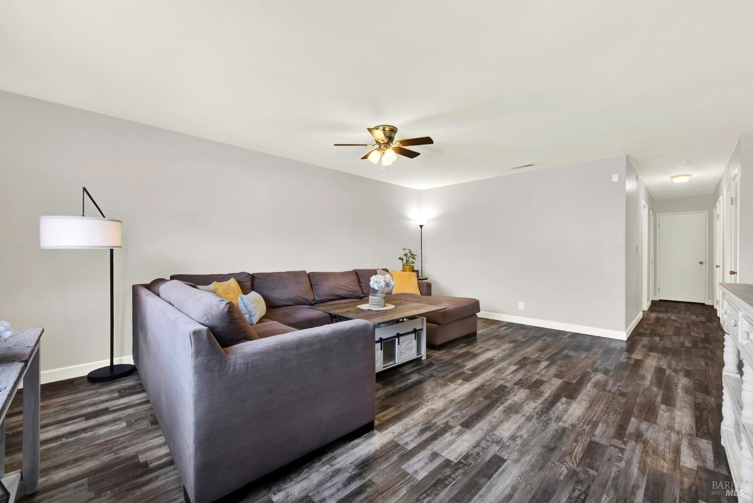 Vacaville, California, 95687, United States, 3 Bedrooms Bedrooms, ,2 BathroomsBathrooms,Residential,For Sale,1940371