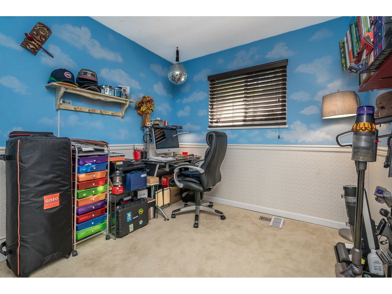 SURREY, British Columbia, V4A 5N3, CA, 3 Bedrooms Bedrooms, ,2 BathroomsBathrooms,Residential,For Sale,1838799