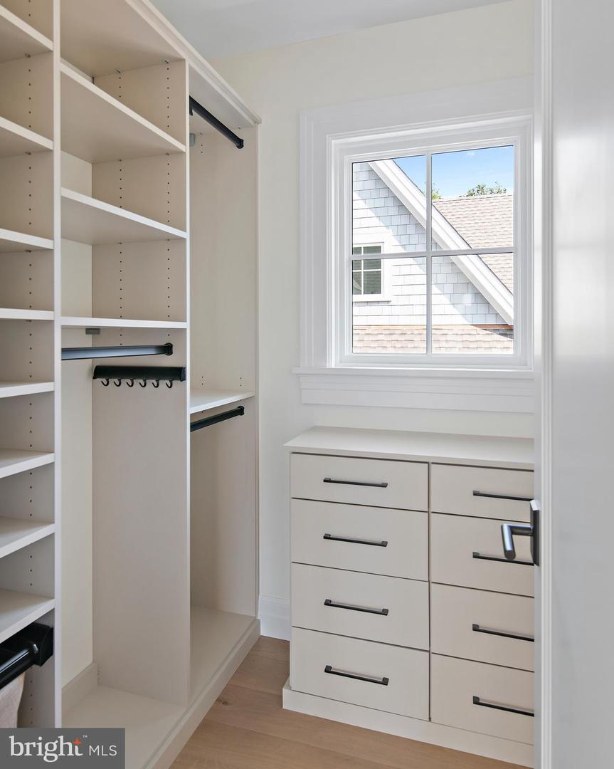 Annapolis, Maryland, 21403, United States, 4 Bedrooms Bedrooms, ,6 BathroomsBathrooms,Residential,For Sale,1940452