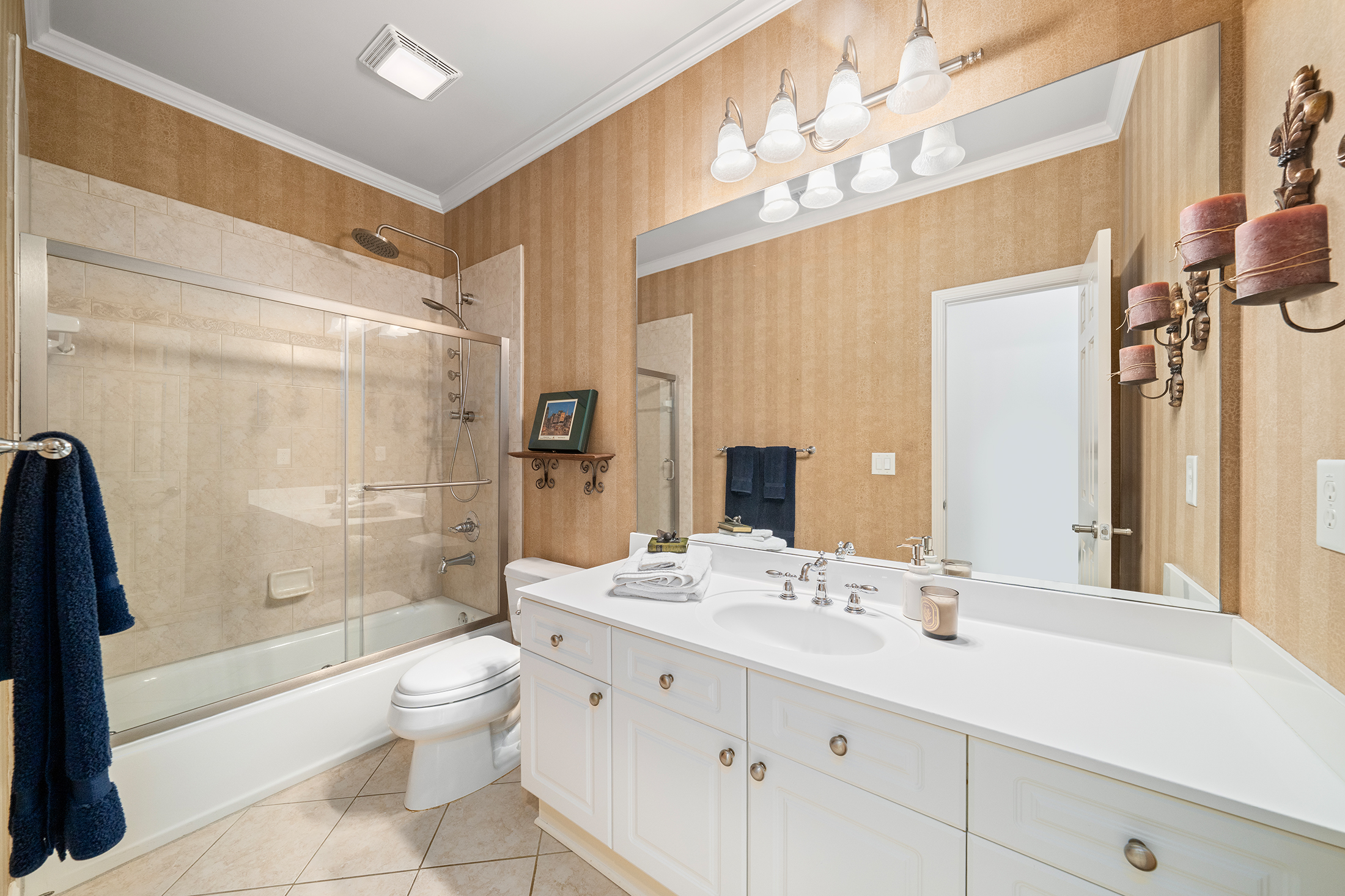  Expansive Living in the Heart of Fieldstone Farms - 物件實景