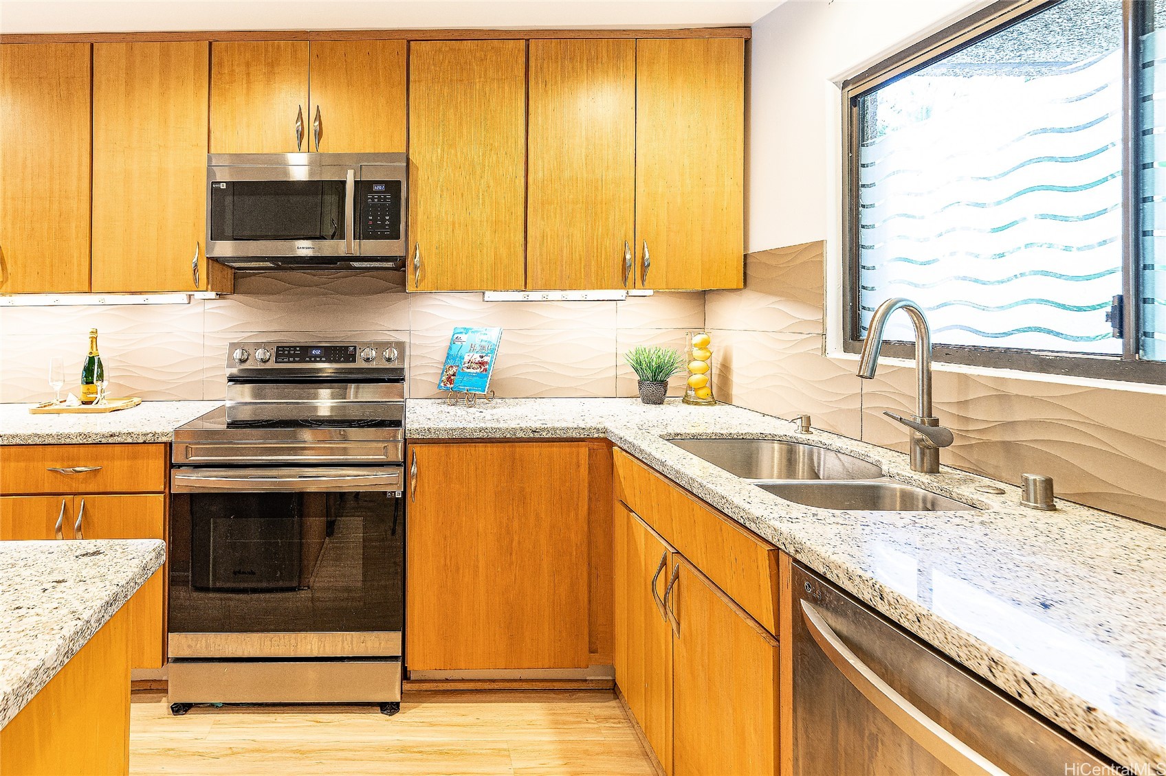 Kaneohe, Hawaii, 96744, United States, 2 Bedrooms Bedrooms, ,3 BathroomsBathrooms,Residential,For Sale,1988313