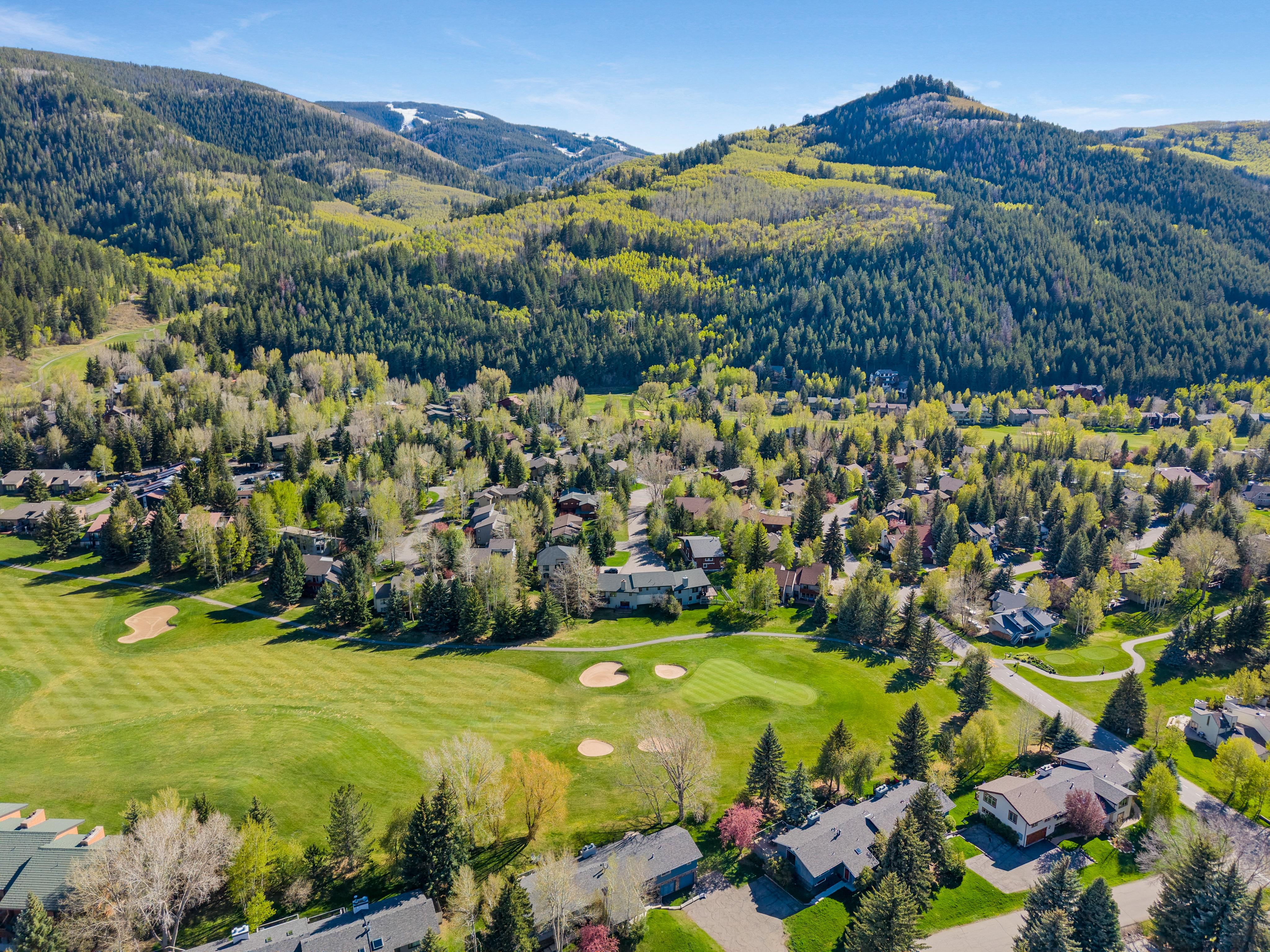  Eagle-Vail Residence Delivers a Flexible Functional layout with Strong Character - 物件實景