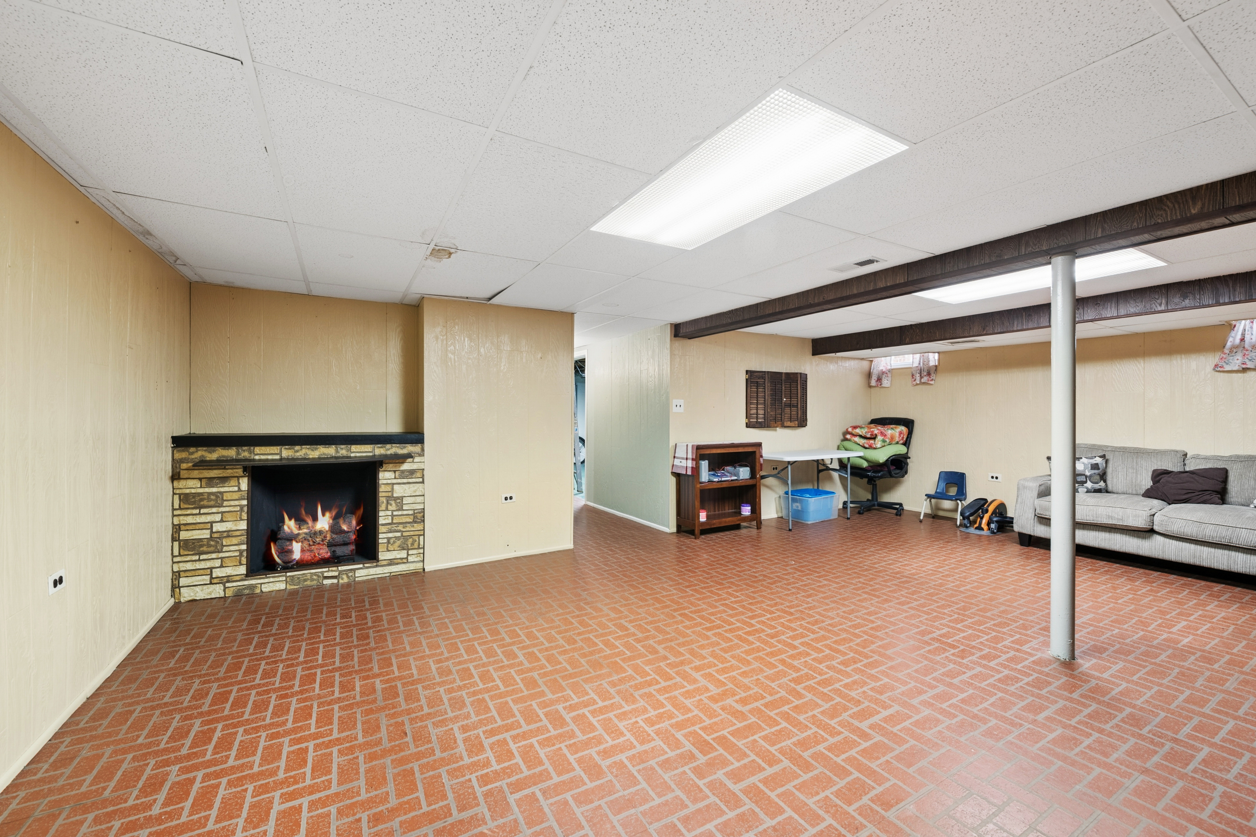  Charming and Well-Maintained Brick Bungalow in Fantastic Schiller Park Location - 物件實景