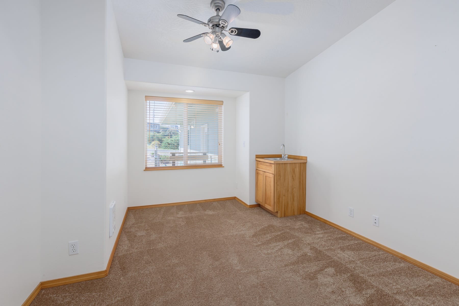  1001 NW PACIFIC WAY Waldport, OR 97394 - 物件實景