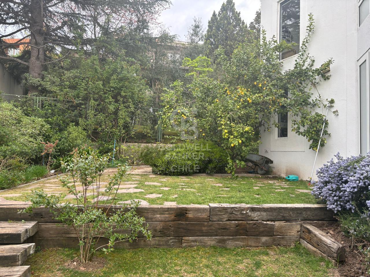 Vitacura, Chile, 5 Bedrooms Bedrooms, ,5 BathroomsBathrooms,Residential,For Sale,1760726