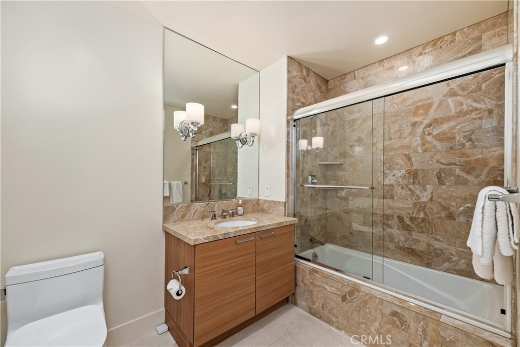 Los Angeles, California, 90024, United States, 2 Bedrooms Bedrooms, ,3 BathroomsBathrooms,Residential,For Sale,1829595
