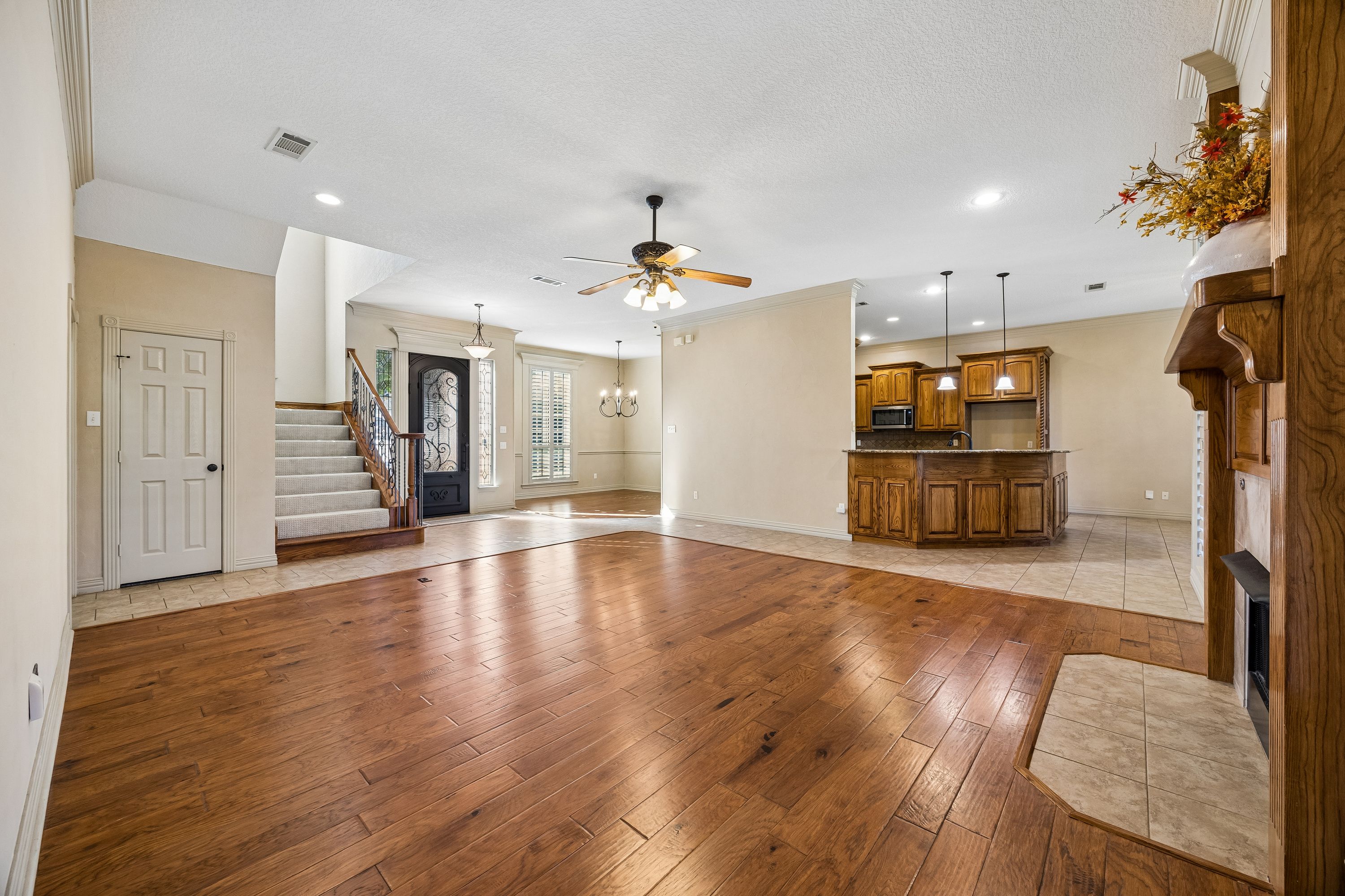  837 Thomas Crossing Drive, Fort Worth, TX, 76028 - 物件實景