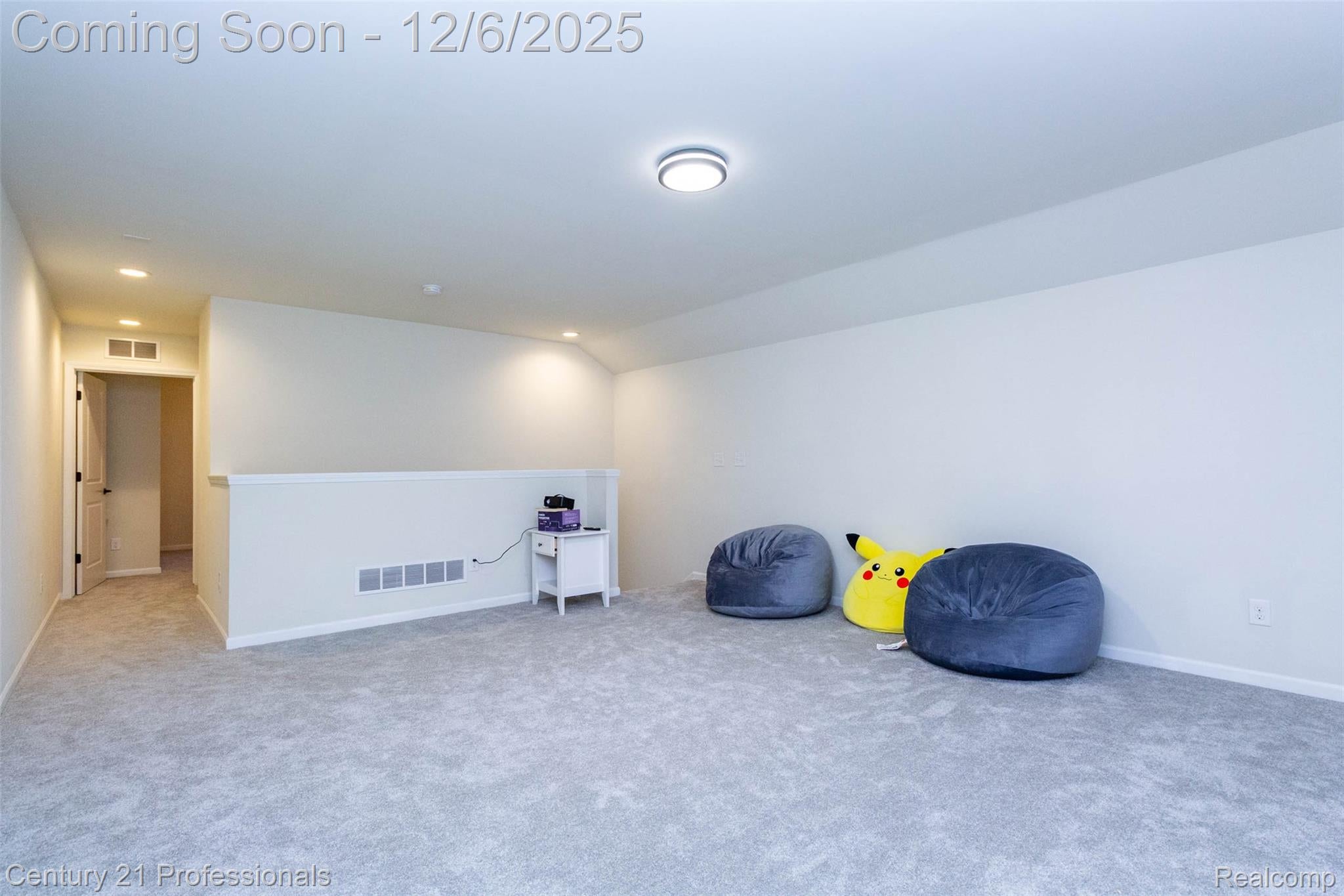 LakeOrion, Michigan, 48360, United States, 4 Bedrooms Bedrooms, ,3 BathroomsBathrooms,Residential,For Sale,2000120