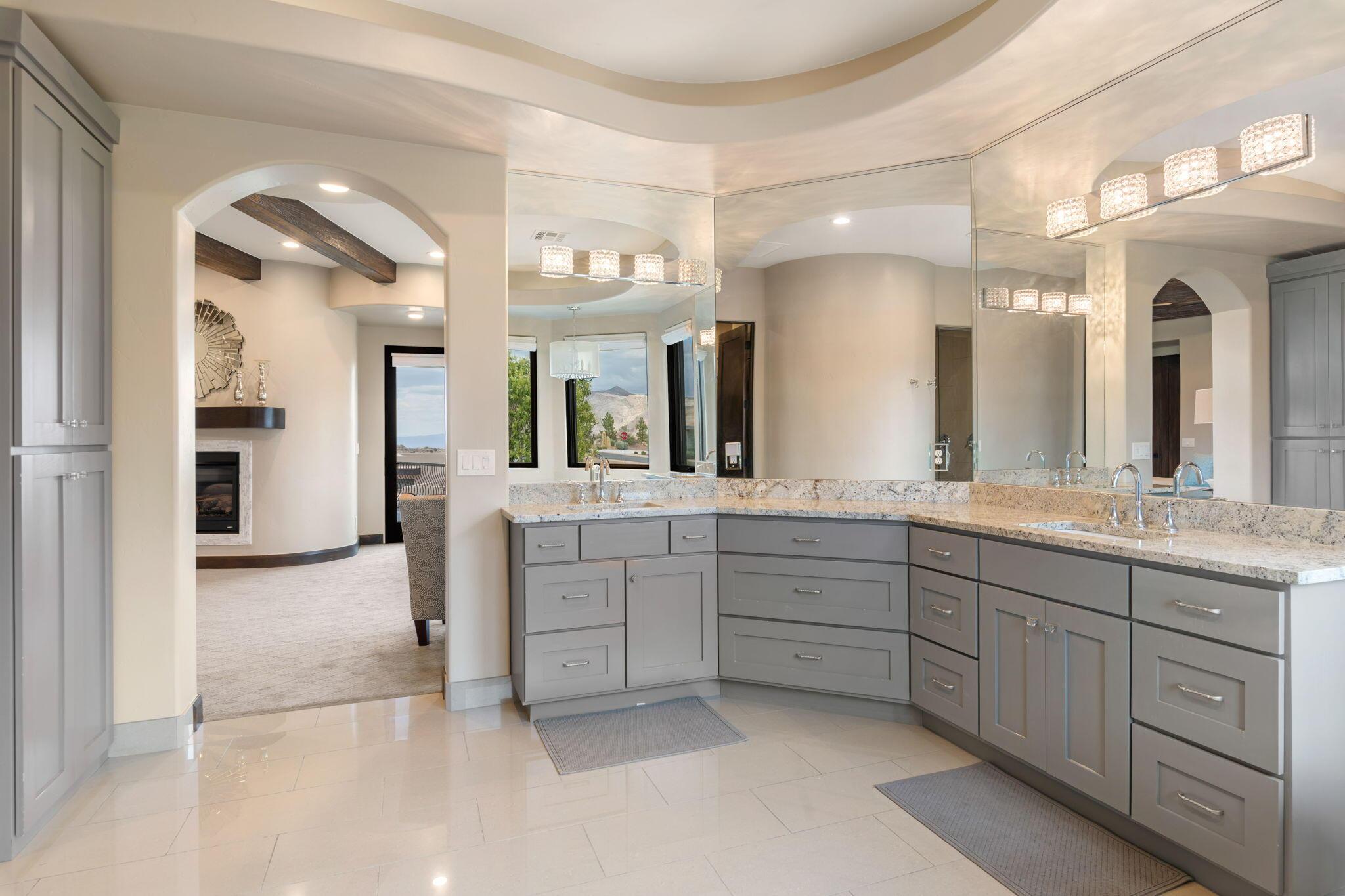 St George, Utah, 84770, United States, 5 Bedrooms Bedrooms, ,7 BathroomsBathrooms,Residential,For Sale,1900533