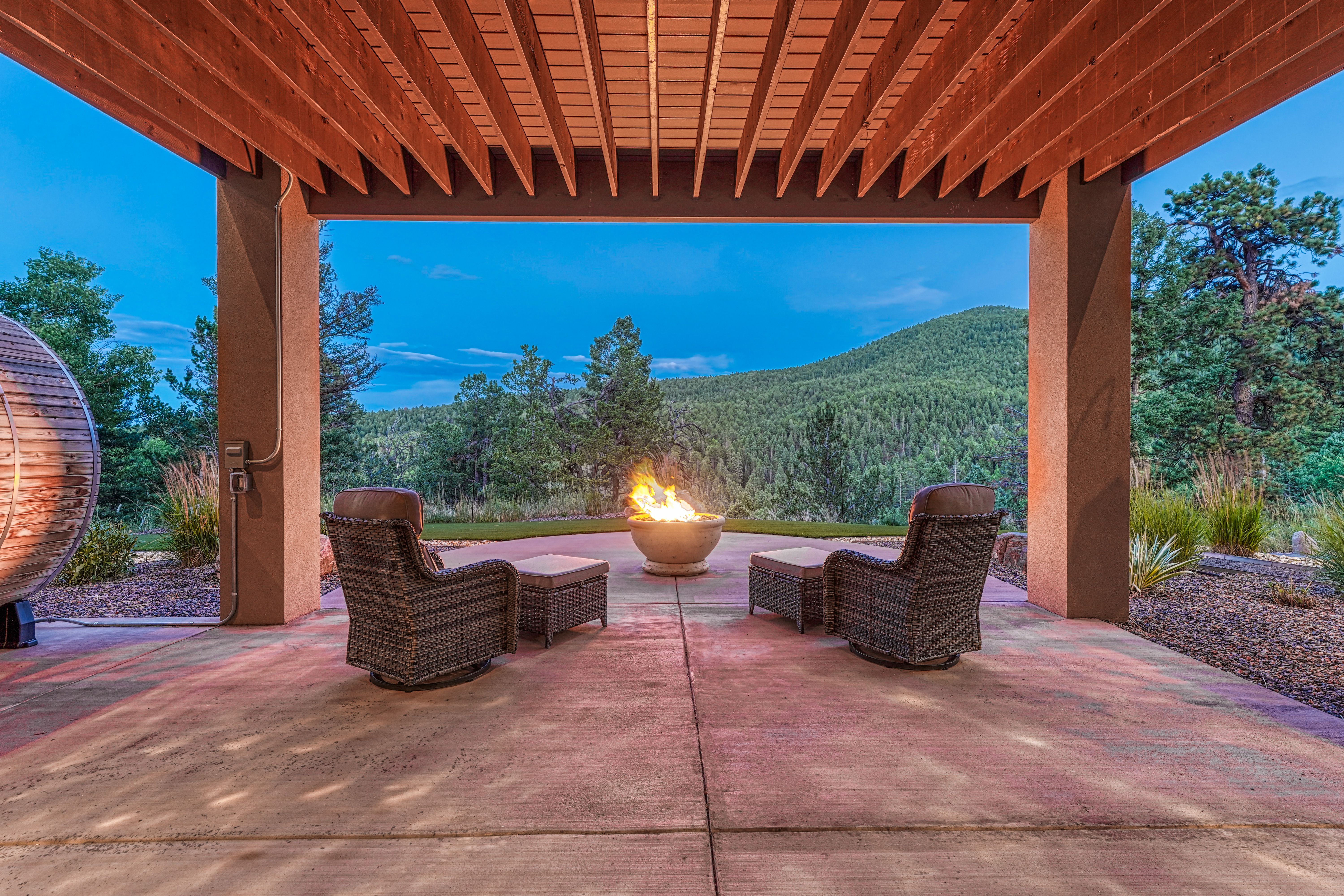  Luxury Retreat on 35 Acres - 物件實景