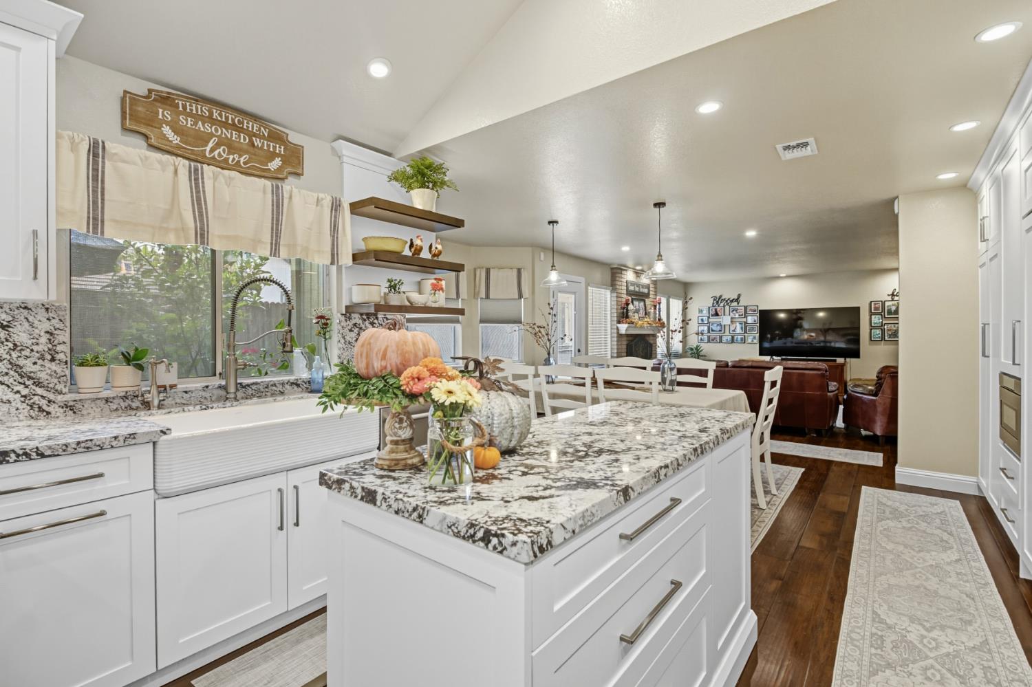 Elk Grove, California, 95624, United States, 4 Bedrooms Bedrooms, ,4 BathroomsBathrooms,Residential,For Sale,1987629