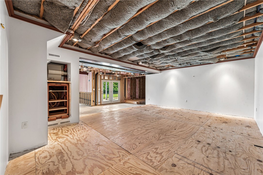 North Huntingdon, Pennsylvania, 15642, United States, 5 Bedrooms Bedrooms, ,4 BathroomsBathrooms,Residential,For Sale,1975902