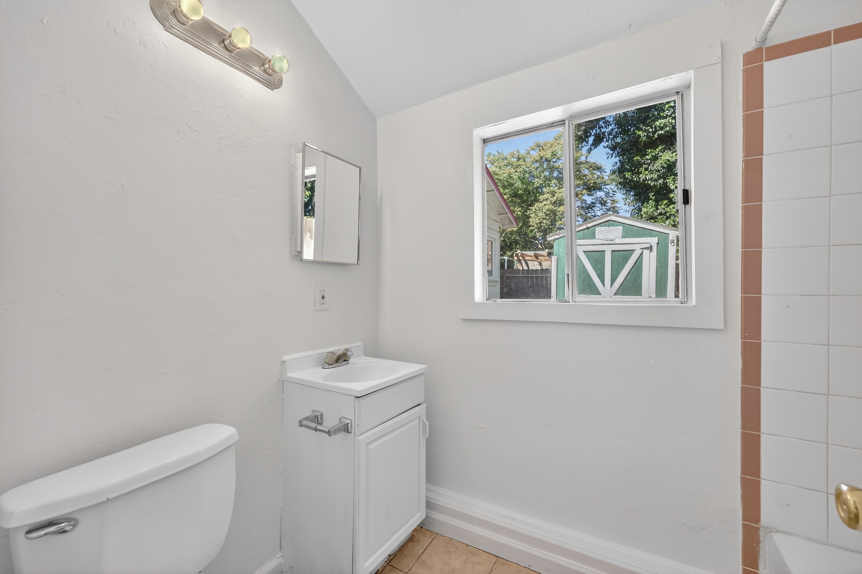  3459 37th Street, Sacramento, CA 95817 - 物件實景