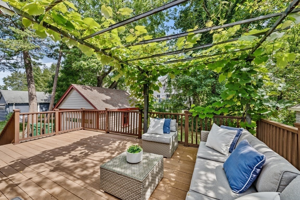 Medford, Massachusetts, 02155, United States, 4 Bedrooms Bedrooms, ,4 BathroomsBathrooms,Residential,For Sale,1939747