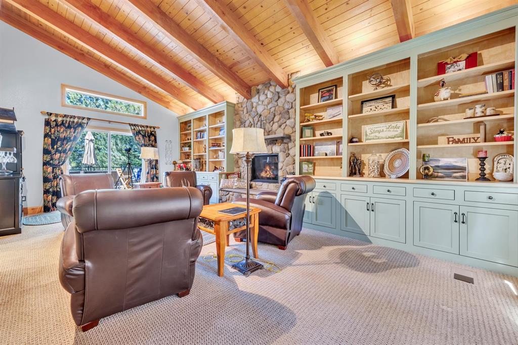 Lake Almanor West, California, 96020, United States, 6 Bedrooms Bedrooms, ,4 BathroomsBathrooms,Residential,For Sale,1950593